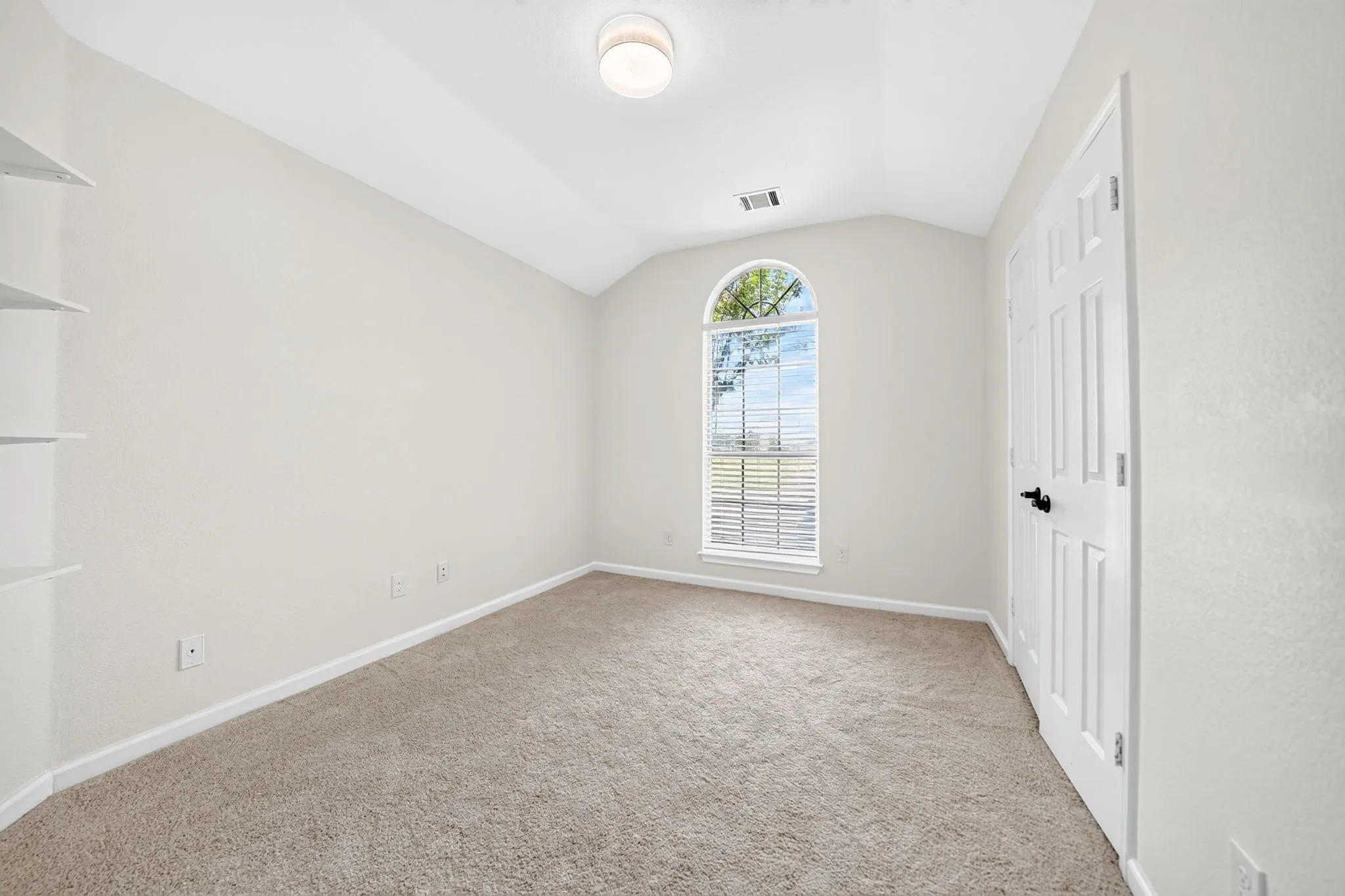 Single Family Residence For Sale in Dallas County , 7606 Harbor Drive, Rowlett, Texas 75088, 3 Bedroom, 2 Bathroom, 2 Garage spaces, 1,964 Sqft, built in 1995, mls#21320422, Real Estate Agent in Rowlett, Homes For Sale in Dallas county, Homes For Sale in Rowlett, Realtor in Rowlett Texas, Real Estate Brokerage Independent Realty Texas, Luminita Cordes Realtor