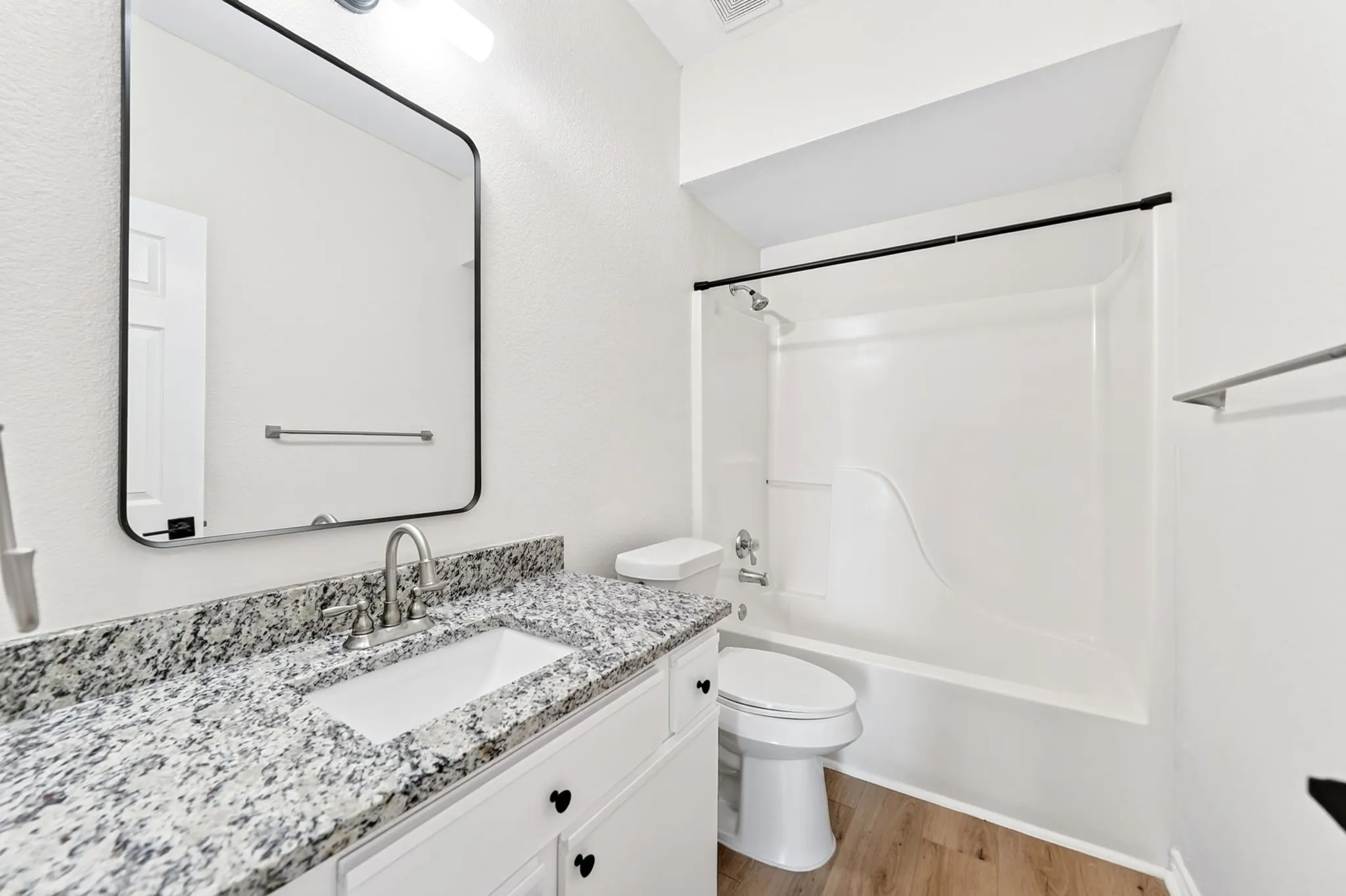 Single Family Residence For Sale in Dallas County , 7606 Harbor Drive, Rowlett, Texas 75088, 3 Bedroom, 2 Bathroom, 2 Garage spaces, 1,964 Sqft, built in 1995, mls#21320422, Real Estate Agent in Rowlett, Homes For Sale in Dallas county, Homes For Sale in Rowlett, Realtor in Rowlett Texas, Real Estate Brokerage Independent Realty Texas, Luminita Cordes Realtor