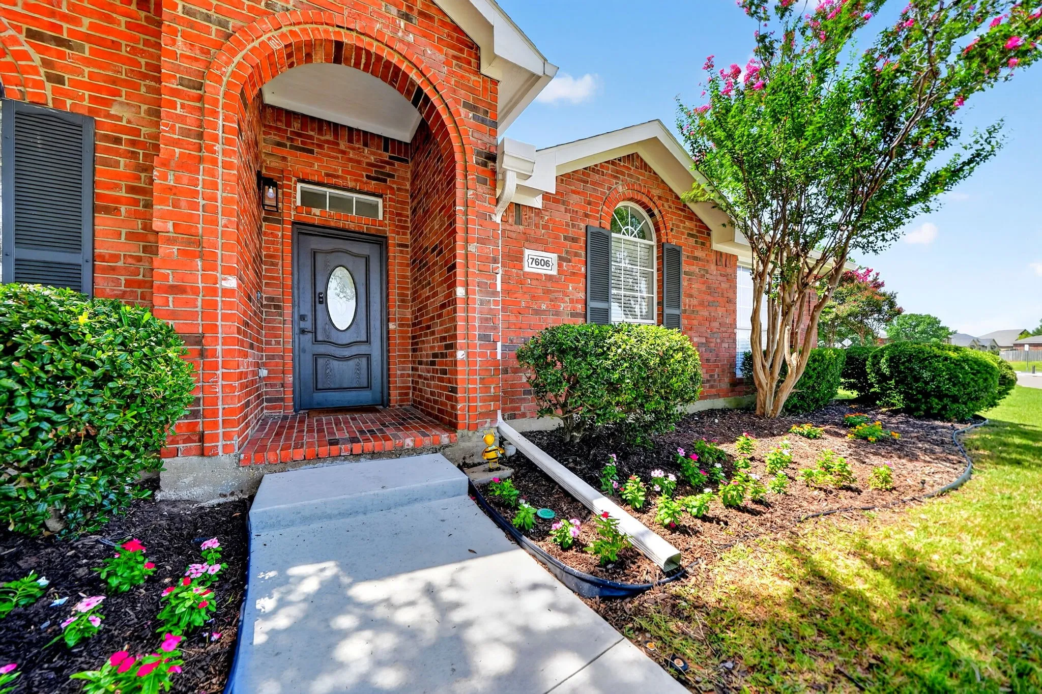 Single Family Residence For Sale in Dallas County , 7606 Harbor Drive, Rowlett, Texas 75088, 3 Bedroom, 2 Bathroom, 2 Garage spaces, 1,964 Sqft, built in 1995, mls#21320422, Real Estate Agent in Rowlett, Homes For Sale in Dallas county, Homes For Sale in Rowlett, Realtor in Rowlett Texas, Real Estate Brokerage Independent Realty Texas, Luminita Cordes Realtor