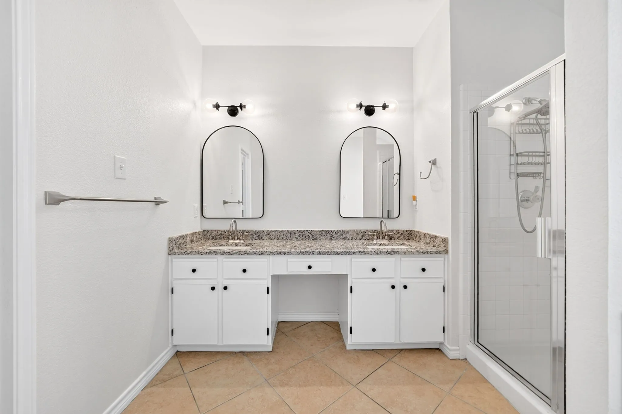 Single Family Residence For Sale in Dallas County , 7606 Harbor Drive, Rowlett, Texas 75088, 3 Bedroom, 2 Bathroom, 2 Garage spaces, 1,964 Sqft, built in 1995, mls#21320422, Real Estate Agent in Rowlett, Homes For Sale in Dallas county, Homes For Sale in Rowlett, Realtor in Rowlett Texas, Real Estate Brokerage Independent Realty Texas, Luminita Cordes Realtor