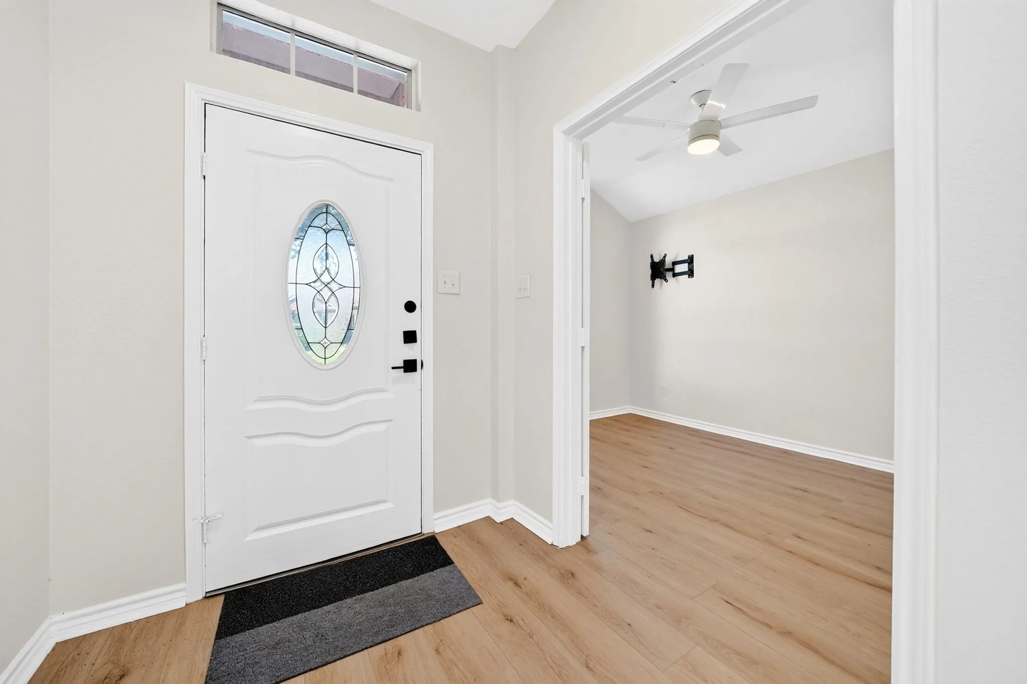 Single Family Residence For Sale in Dallas County , 7606 Harbor Drive, Rowlett, Texas 75088, 3 Bedroom, 2 Bathroom, 2 Garage spaces, 1,964 Sqft, built in 1995, mls#21320422, Real Estate Agent in Rowlett, Homes For Sale in Dallas county, Homes For Sale in Rowlett, Realtor in Rowlett Texas, Real Estate Brokerage Independent Realty Texas, Luminita Cordes Realtor