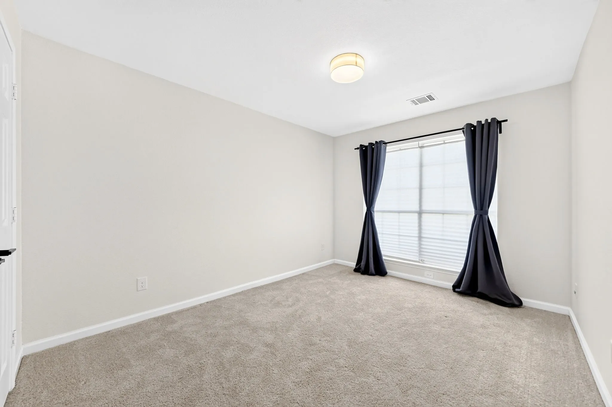 Single Family Residence For Sale in Dallas County , 7606 Harbor Drive, Rowlett, Texas 75088, 3 Bedroom, 2 Bathroom, 2 Garage spaces, 1,964 Sqft, built in 1995, mls#21320422, Real Estate Agent in Rowlett, Homes For Sale in Dallas county, Homes For Sale in Rowlett, Realtor in Rowlett Texas, Real Estate Brokerage Independent Realty Texas, Luminita Cordes Realtor