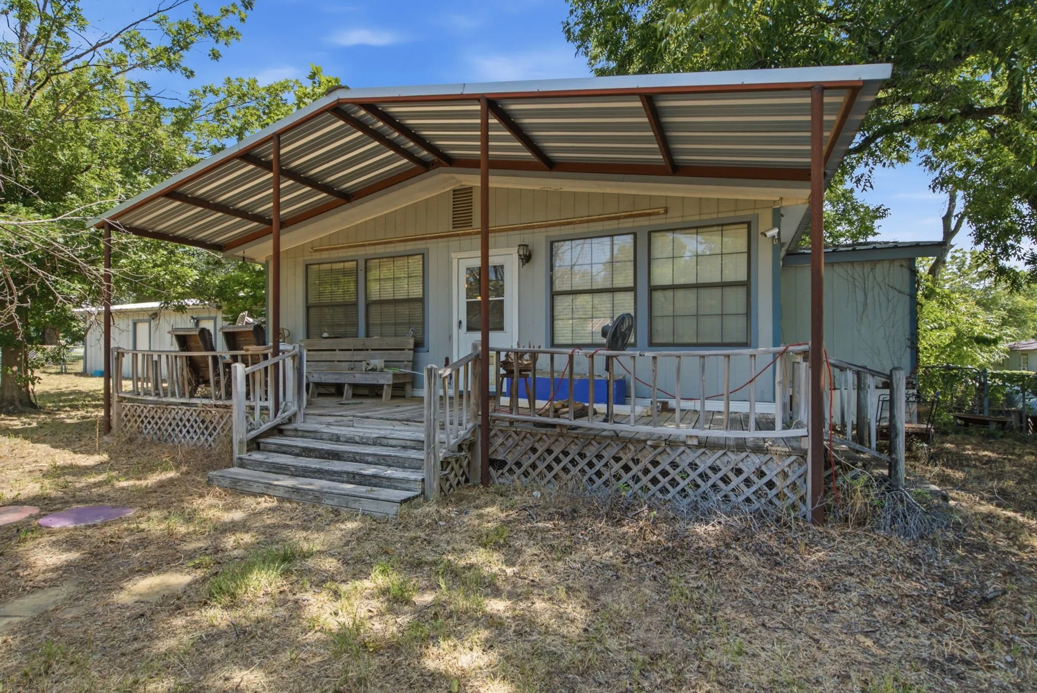 Single Family Residence For Sale in Comanche County , 816 W Ayers Avenue, De Leon, Texas 76444, 3 Bedroom, 2 Bathroom, 2 Garage spaces, 2,118 Sqft, built in 1985, mls#21319760, Real Estate Agent in De Leon, Homes For Sale in Comanche county, Homes For Sale in De Leon, Realtor in De Leon Texas, Real Estate Brokerage Independent Realty Texas, Luminita Cordes Realtor
