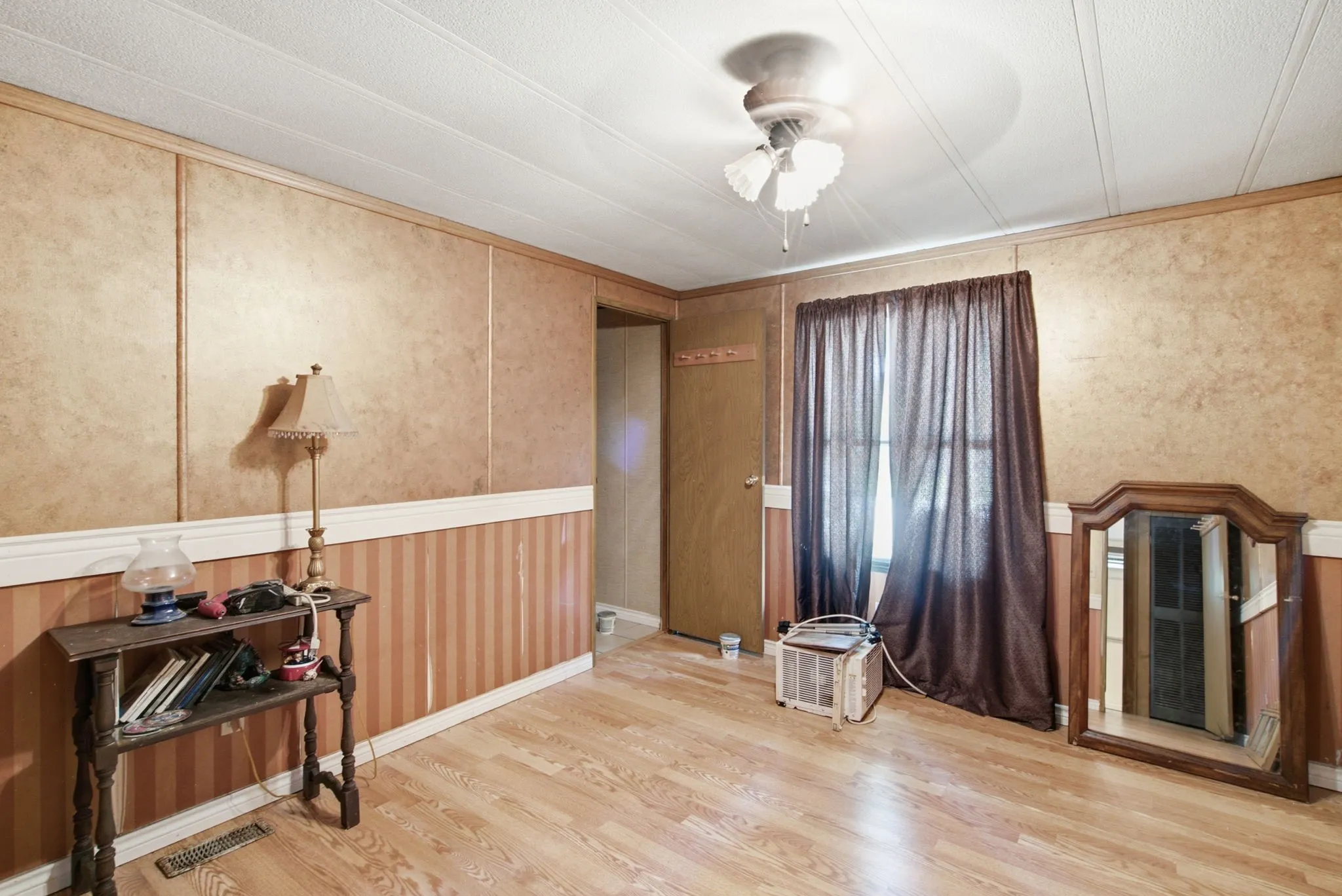 Single Family Residence For Sale in Comanche County , 816 W Ayers Avenue, De Leon, Texas 76444, 3 Bedroom, 2 Bathroom, 2 Garage spaces, 2,118 Sqft, built in 1985, mls#21319760, Real Estate Agent in De Leon, Homes For Sale in Comanche county, Homes For Sale in De Leon, Realtor in De Leon Texas, Real Estate Brokerage Independent Realty Texas, Luminita Cordes Realtor