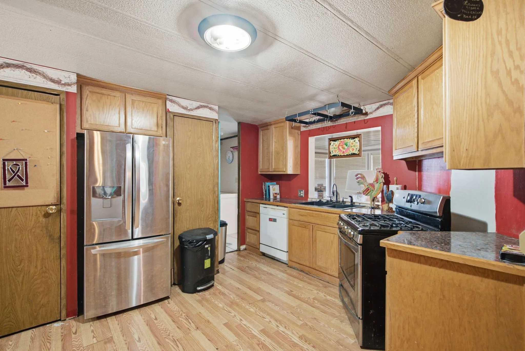 Single Family Residence For Sale in Comanche County , 816 W Ayers Avenue, De Leon, Texas 76444, 3 Bedroom, 2 Bathroom, 2 Garage spaces, 2,118 Sqft, built in 1985, mls#21319760, Real Estate Agent in De Leon, Homes For Sale in Comanche county, Homes For Sale in De Leon, Realtor in De Leon Texas, Real Estate Brokerage Independent Realty Texas, Luminita Cordes Realtor