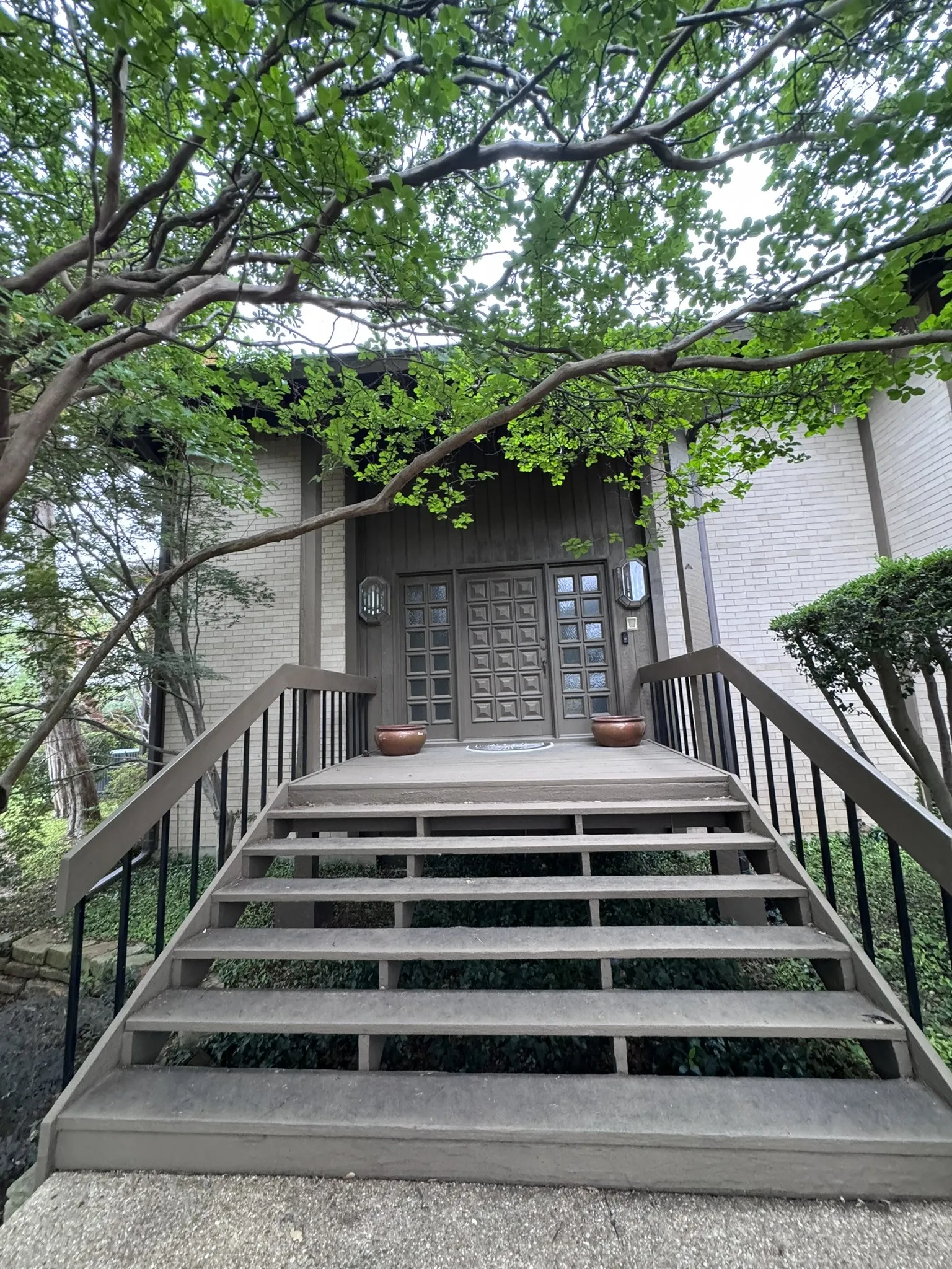 Single Family Residence For Sale in Dallas County , 200 Balboa Court, Irving, Texas 75062, 4 Bedroom, 4 Bathroom, 2 Garage spaces, 4,000 Sqft, built in 1969, mls#21313025, Real Estate Agent in Irving, Homes For Sale in Dallas county, Homes For Sale in Irving, Realtor in Irving Texas, Real Estate Brokerage Independent Realty Texas, Luminita Cordes Realtor