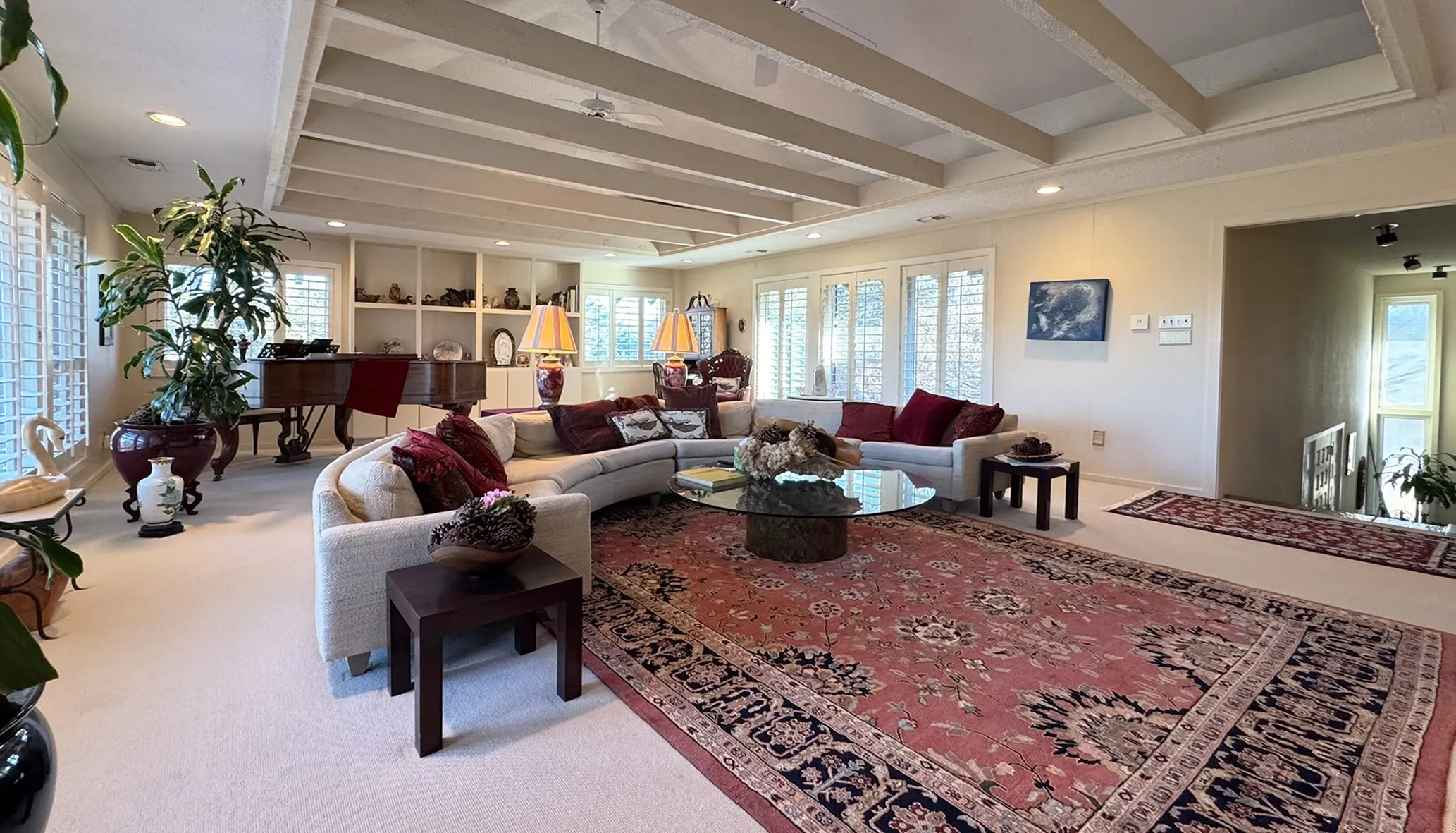 Living Room w golf course views