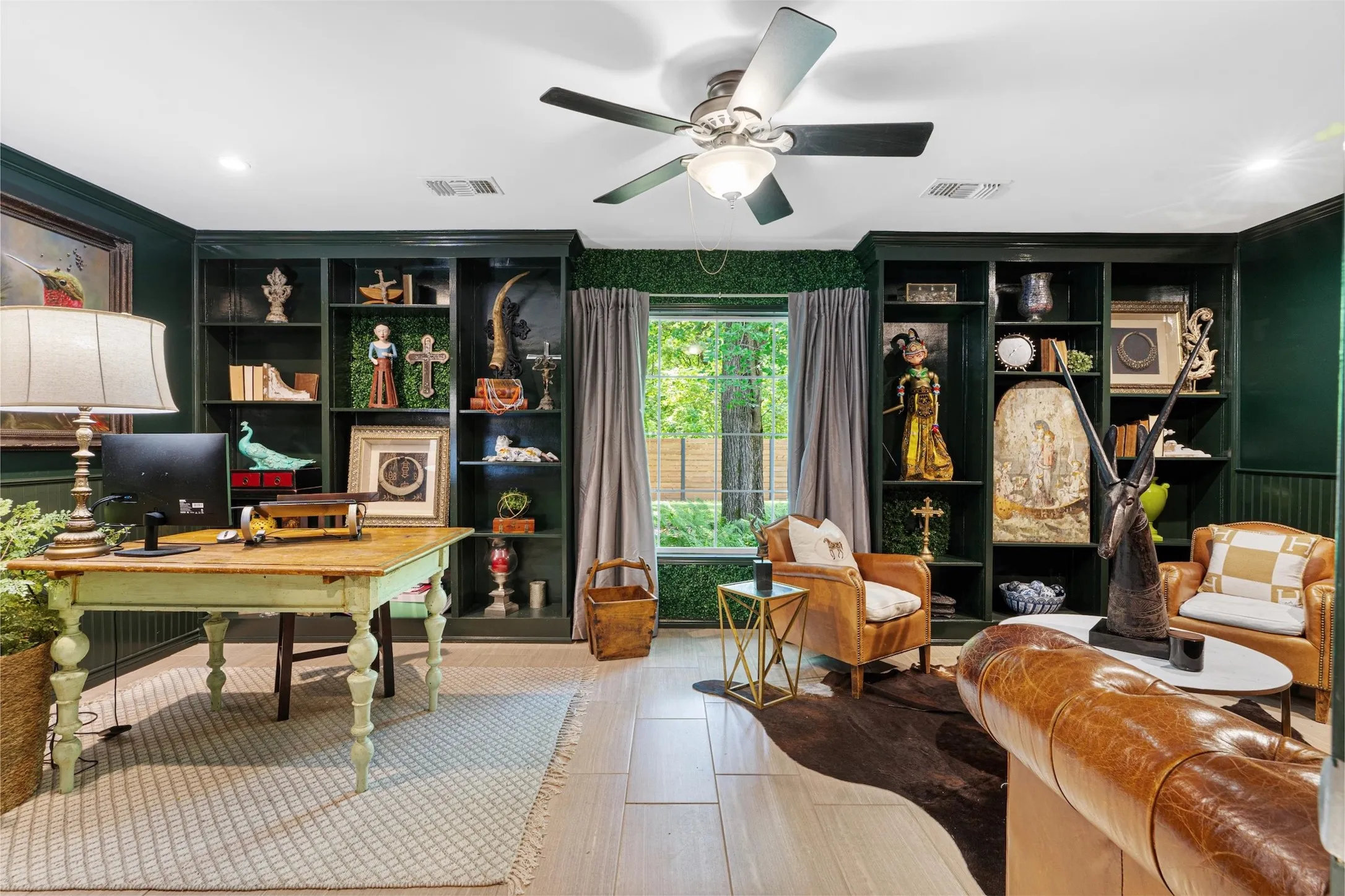Built-in Bookshelves!