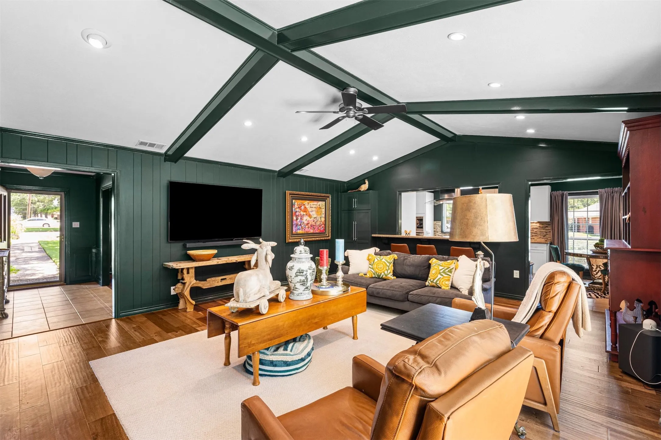 Single Family Residence For Sale in Navarro County , 1401 Bowie Circle, Corsicana, Texas 75110, 4 Bedroom, 3 Bathroom, 3 Garage spaces, 2,645 Sqft, built in 1973, mls#21320008, Real Estate Agent in Corsicana, Homes For Sale in Navarro county, Homes For Sale in Corsicana, Realtor in Corsicana Texas, Real Estate Brokerage Independent Realty Texas, Luminita Cordes Realtor
