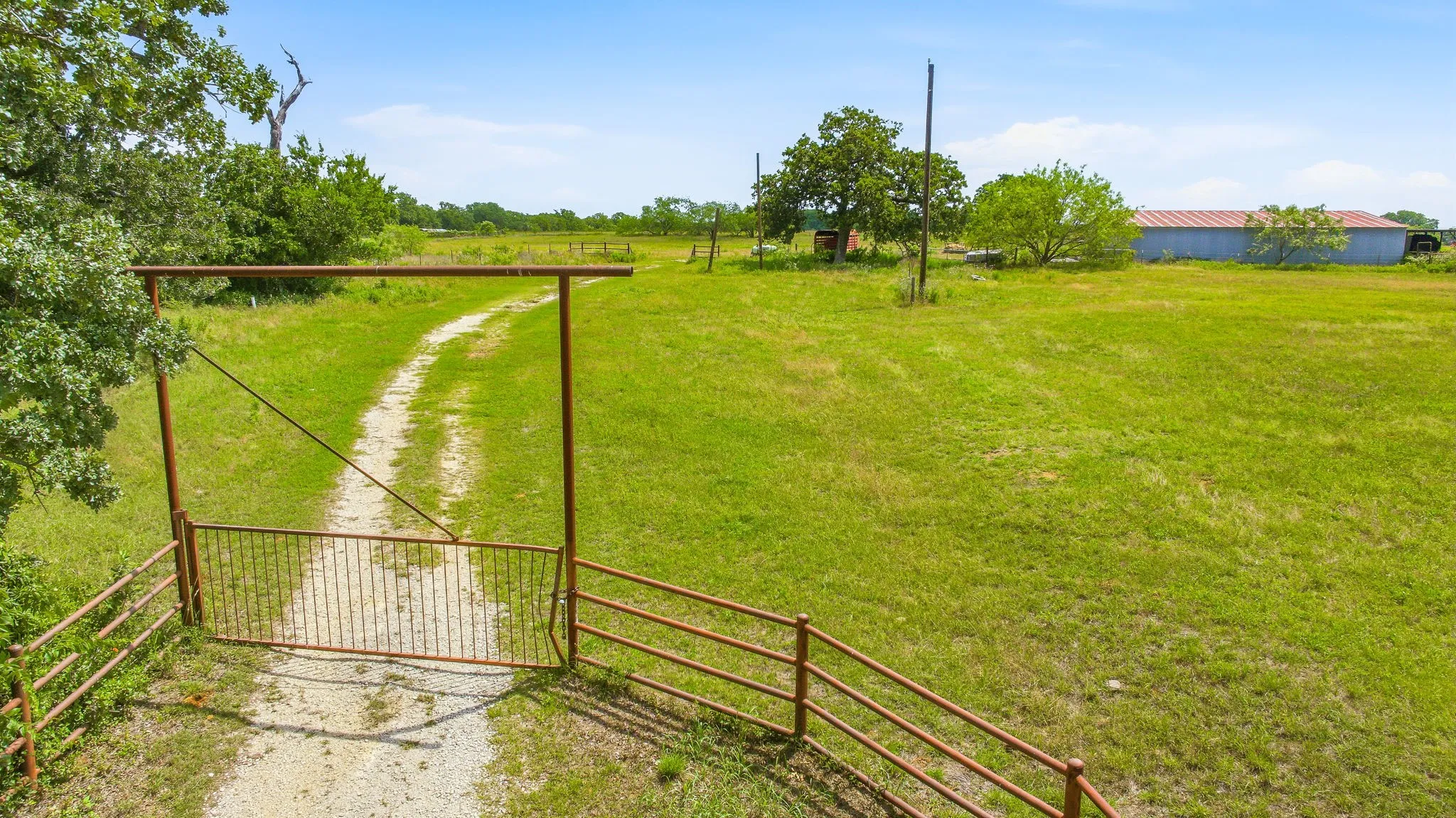 Unimproved Land For Sale in Hill County , 1439 Hcr 1432, Covington, Texas 76636, 0, 0, Garage spaces, 0 Sqft, built in 0, mls#21302885, Real Estate Agent in Covington, Homes For Sale in Hill county, Homes For Sale in Covington, Realtor in Covington Texas, Real Estate Brokerage Independent Realty Texas, Luminita Cordes Realtor