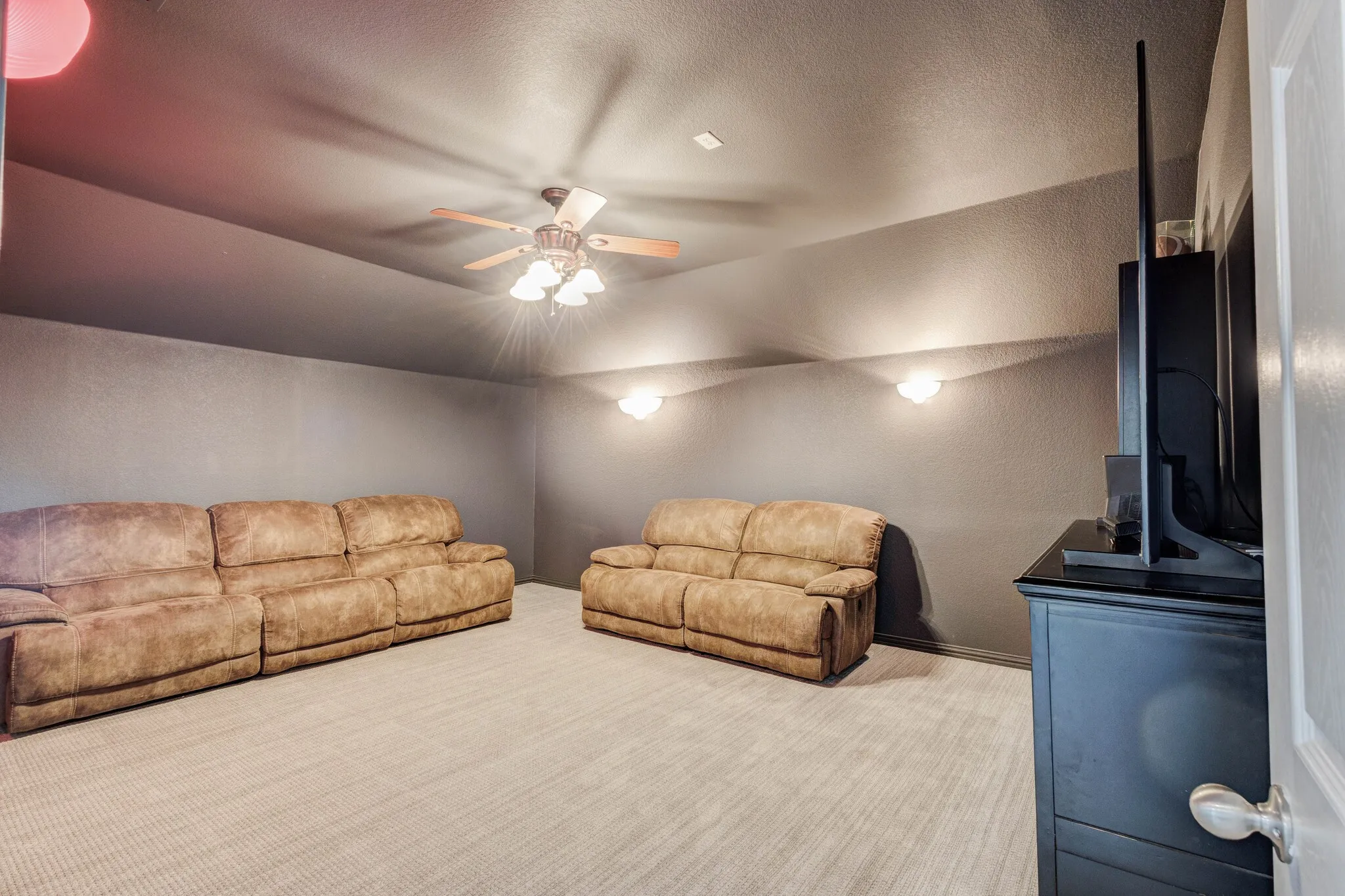Single Family Residence For Sale in Dallas County , 6514 Field Crest Lane, Sachse, Texas 75048, 5 Bedroom, 4 Bathroom, 3 Garage spaces, 4,182 Sqft, built in 2003, mls#21320471, Real Estate Agent in Sachse, Homes For Sale in Dallas county, Homes For Sale in Sachse, Realtor in Sachse Texas, Real Estate Brokerage Independent Realty Texas, Luminita Cordes Realtor