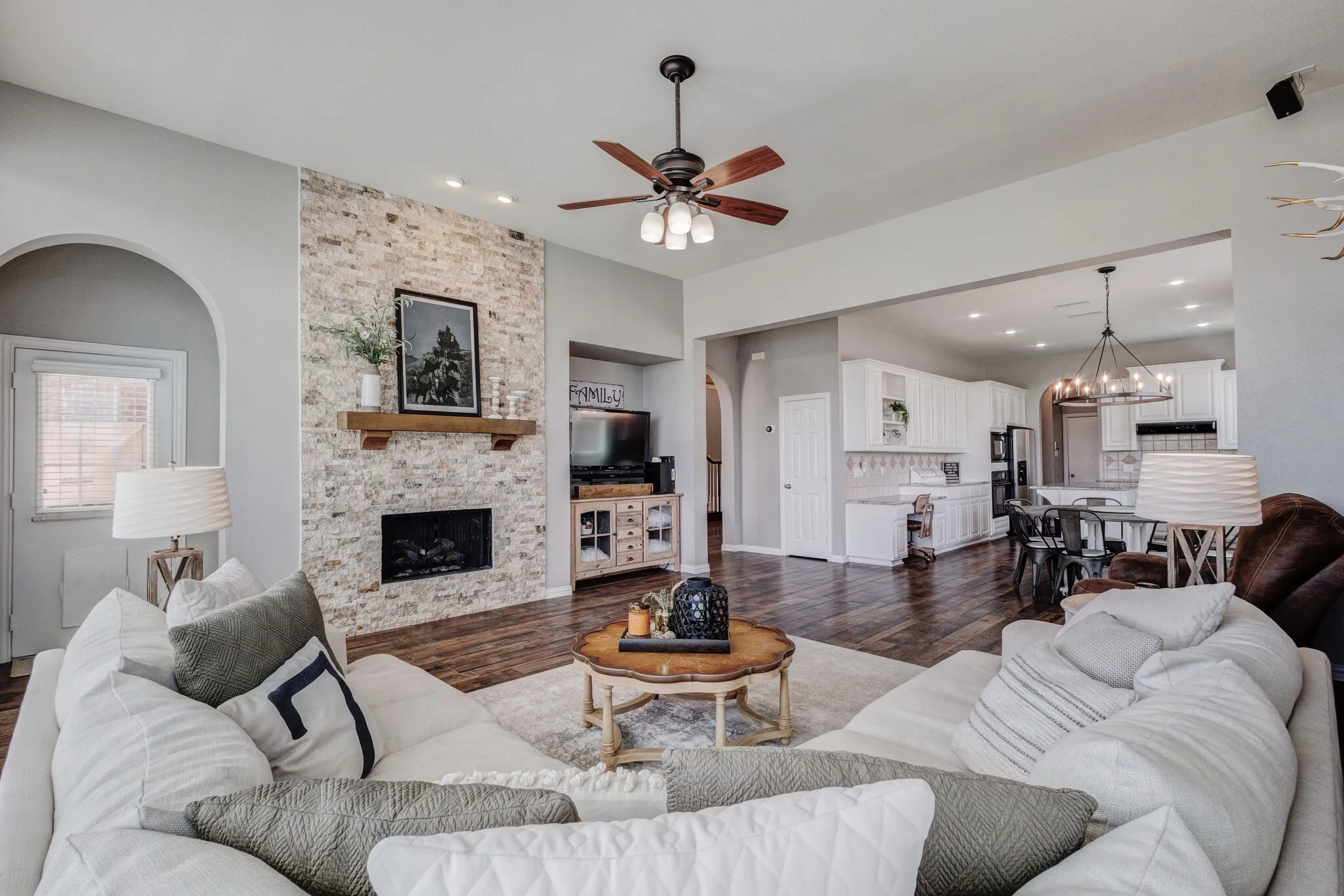 Single Family Residence For Sale in Dallas County , 6514 Field Crest Lane, Sachse, Texas 75048, 5 Bedroom, 4 Bathroom, 3 Garage spaces, 4,182 Sqft, built in 2003, mls#21320471, Real Estate Agent in Sachse, Homes For Sale in Dallas county, Homes For Sale in Sachse, Realtor in Sachse Texas, Real Estate Brokerage Independent Realty Texas, Luminita Cordes Realtor
