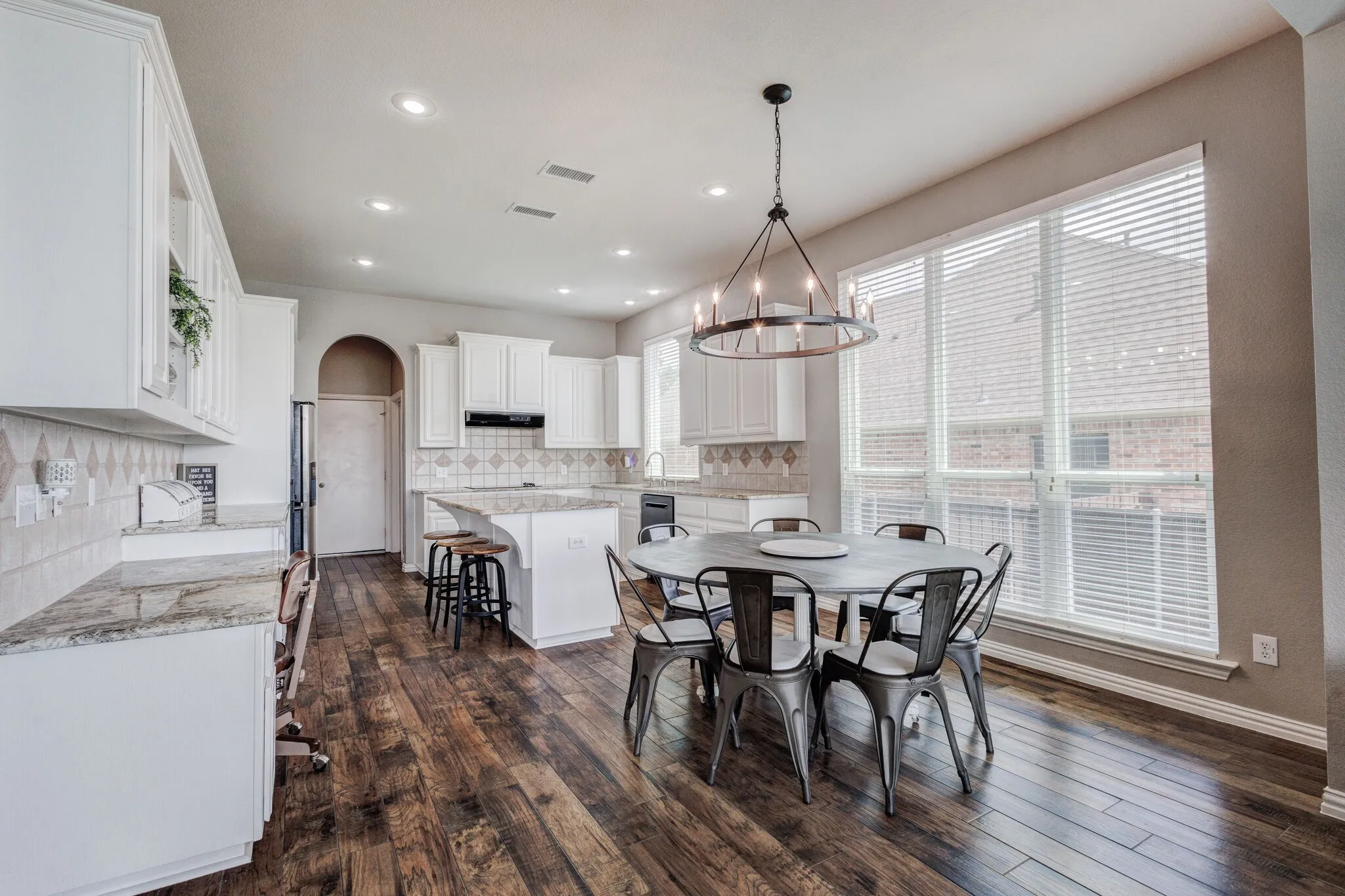 Single Family Residence For Sale in Dallas County , 6514 Field Crest Lane, Sachse, Texas 75048, 5 Bedroom, 4 Bathroom, 3 Garage spaces, 4,182 Sqft, built in 2003, mls#21320471, Real Estate Agent in Sachse, Homes For Sale in Dallas county, Homes For Sale in Sachse, Realtor in Sachse Texas, Real Estate Brokerage Independent Realty Texas, Luminita Cordes Realtor