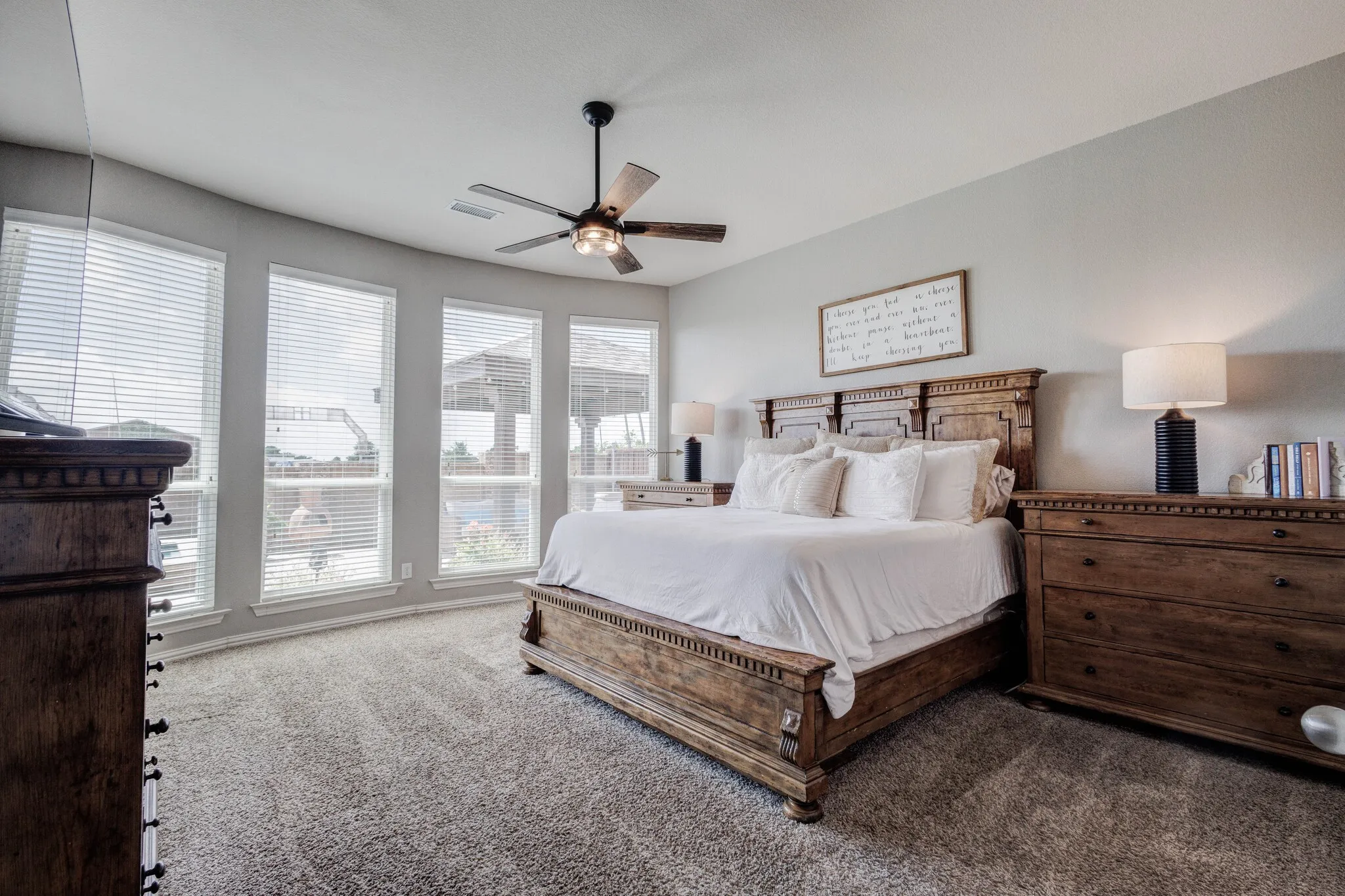 Single Family Residence For Sale in Dallas County , 6514 Field Crest Lane, Sachse, Texas 75048, 5 Bedroom, 4 Bathroom, 3 Garage spaces, 4,182 Sqft, built in 2003, mls#21320471, Real Estate Agent in Sachse, Homes For Sale in Dallas county, Homes For Sale in Sachse, Realtor in Sachse Texas, Real Estate Brokerage Independent Realty Texas, Luminita Cordes Realtor