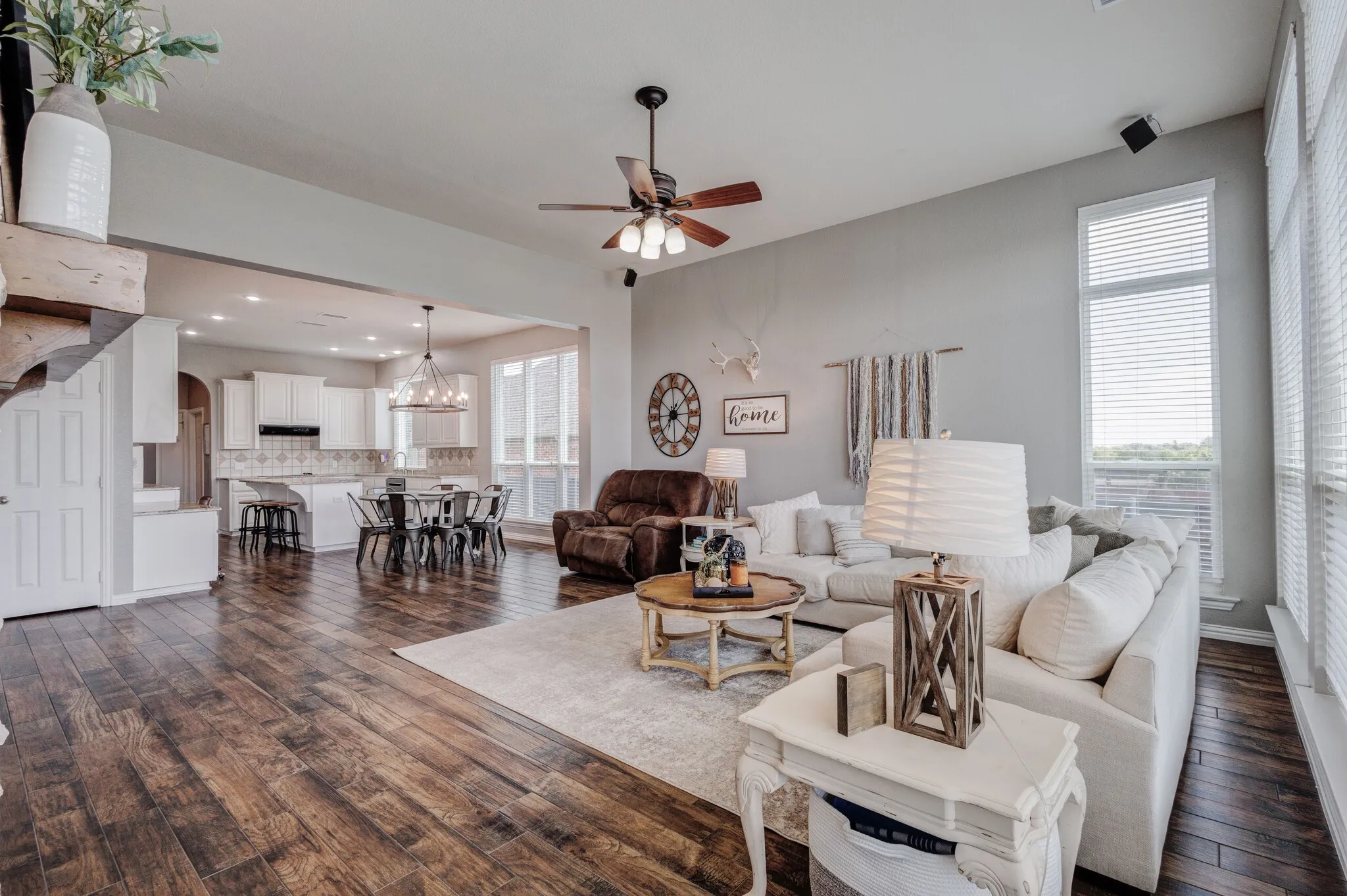 Single Family Residence For Sale in Dallas County , 6514 Field Crest Lane, Sachse, Texas 75048, 5 Bedroom, 4 Bathroom, 3 Garage spaces, 4,182 Sqft, built in 2003, mls#21320471, Real Estate Agent in Sachse, Homes For Sale in Dallas county, Homes For Sale in Sachse, Realtor in Sachse Texas, Real Estate Brokerage Independent Realty Texas, Luminita Cordes Realtor
