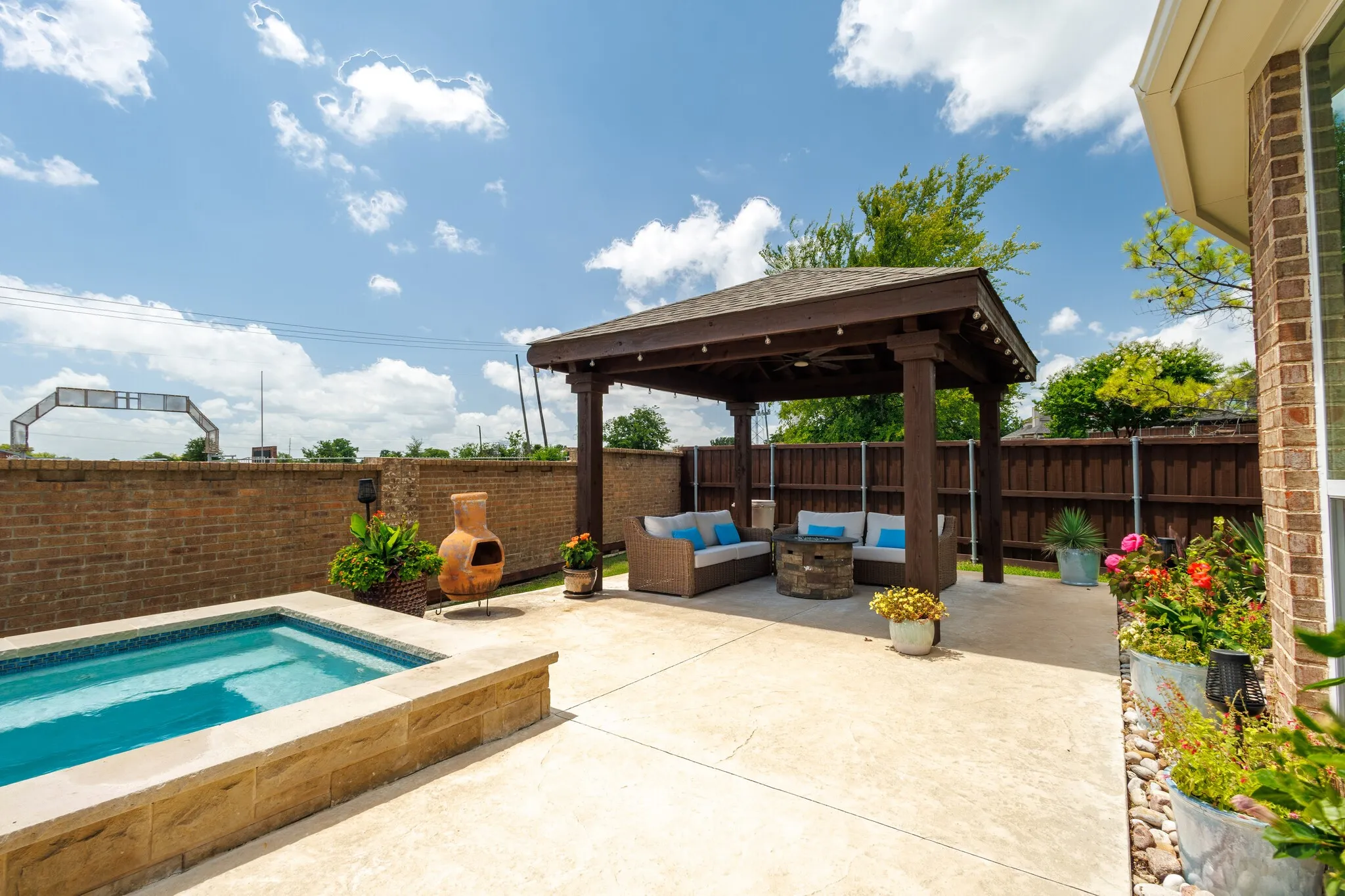 Single Family Residence For Sale in Dallas County , 6514 Field Crest Lane, Sachse, Texas 75048, 5 Bedroom, 4 Bathroom, 3 Garage spaces, 4,182 Sqft, built in 2003, mls#21320471, Real Estate Agent in Sachse, Homes For Sale in Dallas county, Homes For Sale in Sachse, Realtor in Sachse Texas, Real Estate Brokerage Independent Realty Texas, Luminita Cordes Realtor