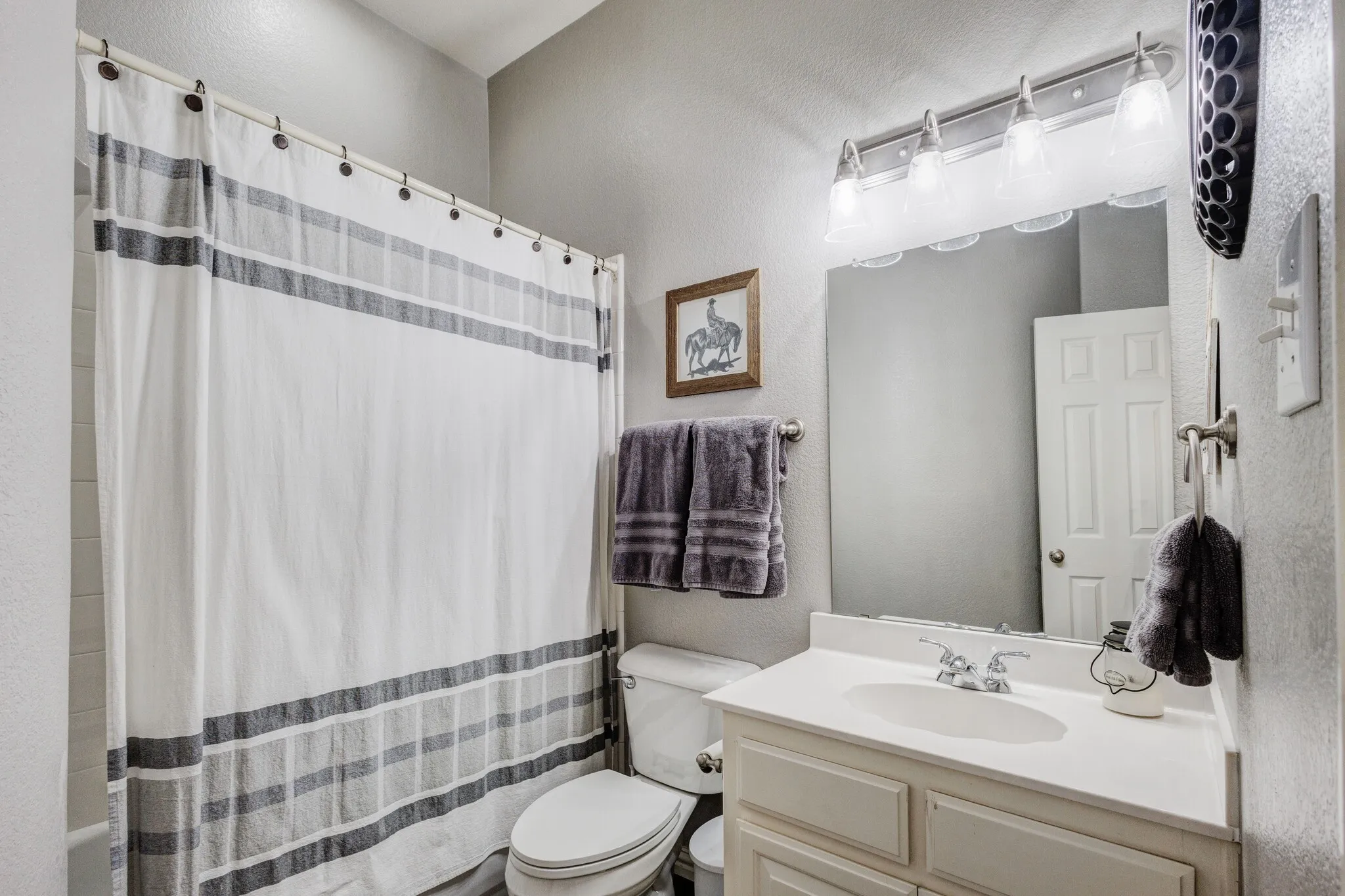 Single Family Residence For Sale in Dallas County , 6514 Field Crest Lane, Sachse, Texas 75048, 5 Bedroom, 4 Bathroom, 3 Garage spaces, 4,182 Sqft, built in 2003, mls#21320471, Real Estate Agent in Sachse, Homes For Sale in Dallas county, Homes For Sale in Sachse, Realtor in Sachse Texas, Real Estate Brokerage Independent Realty Texas, Luminita Cordes Realtor