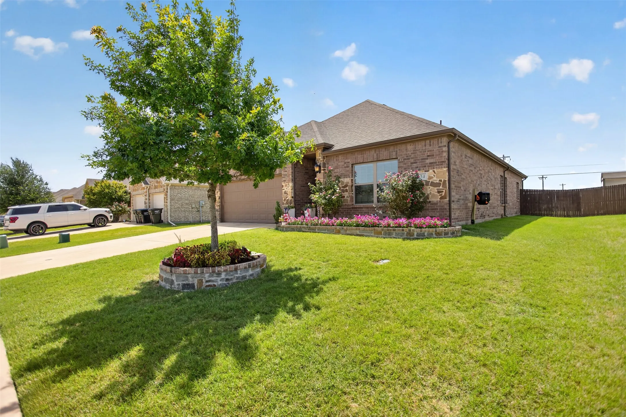 Single Family Residence For Sale in Kaufman County , 334 Pecos Drive, Crandall, Texas 75114, 4 Bedroom, 2 Bathroom, 2 Garage spaces, 1,752 Sqft, built in 2019, mls#21320502, Real Estate Agent in Crandall, Homes For Sale in Kaufman county, Homes For Sale in Crandall, Realtor in Crandall Texas, Real Estate Brokerage Independent Realty Texas, Luminita Cordes Realtor
