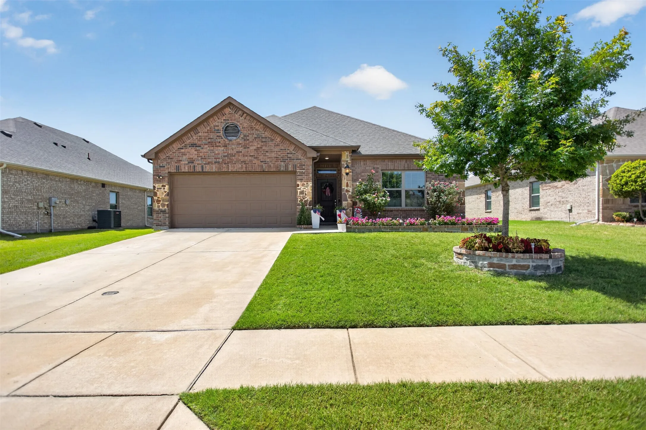 Single Family Residence For Sale in Kaufman County , 334 Pecos Drive, Crandall, Texas 75114, 4 Bedroom, 2 Bathroom, 2 Garage spaces, 1,752 Sqft, built in 2019, mls#21320502, Real Estate Agent in Crandall, Homes For Sale in Kaufman county, Homes For Sale in Crandall, Realtor in Crandall Texas, Real Estate Brokerage Independent Realty Texas, Luminita Cordes Realtor
