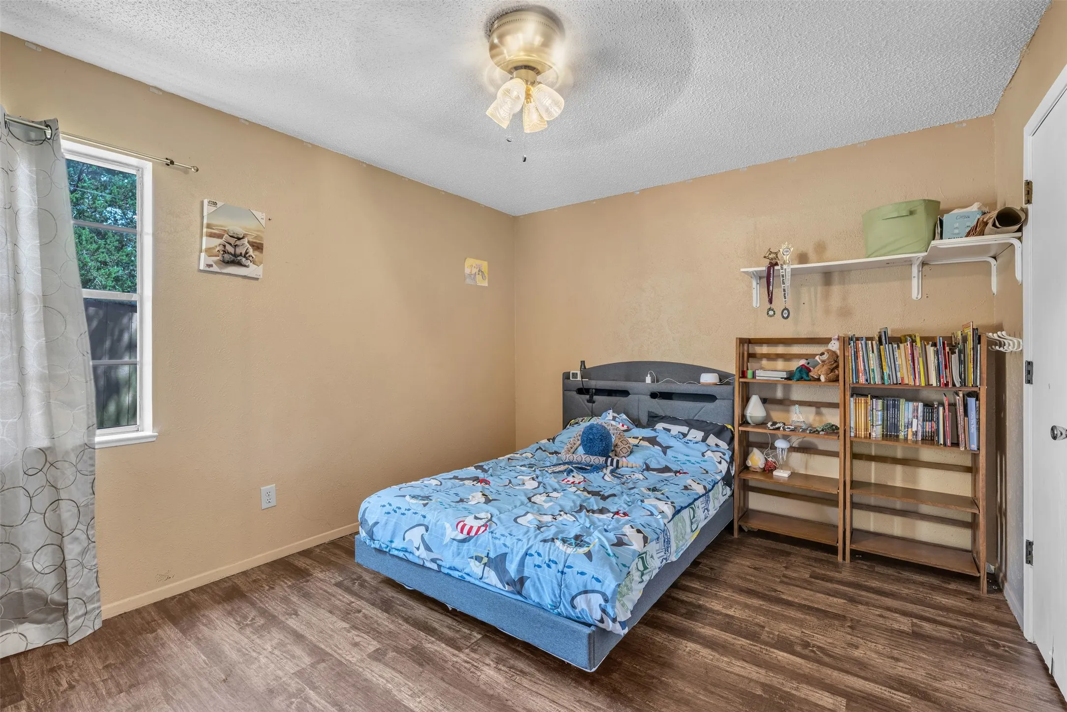 Single Family Residence For Sale in Hill County , 190 Crowfoot Lane, Whitney, Texas 76692, 3 Bedroom, 2 Bathroom, Garage spaces, 1,887 Sqft, built in 1960, mls#21315992, Real Estate Agent in Whitney, Homes For Sale in Hill county, Homes For Sale in Whitney, Realtor in Whitney Texas, Real Estate Brokerage Independent Realty Texas, Luminita Cordes Realtor