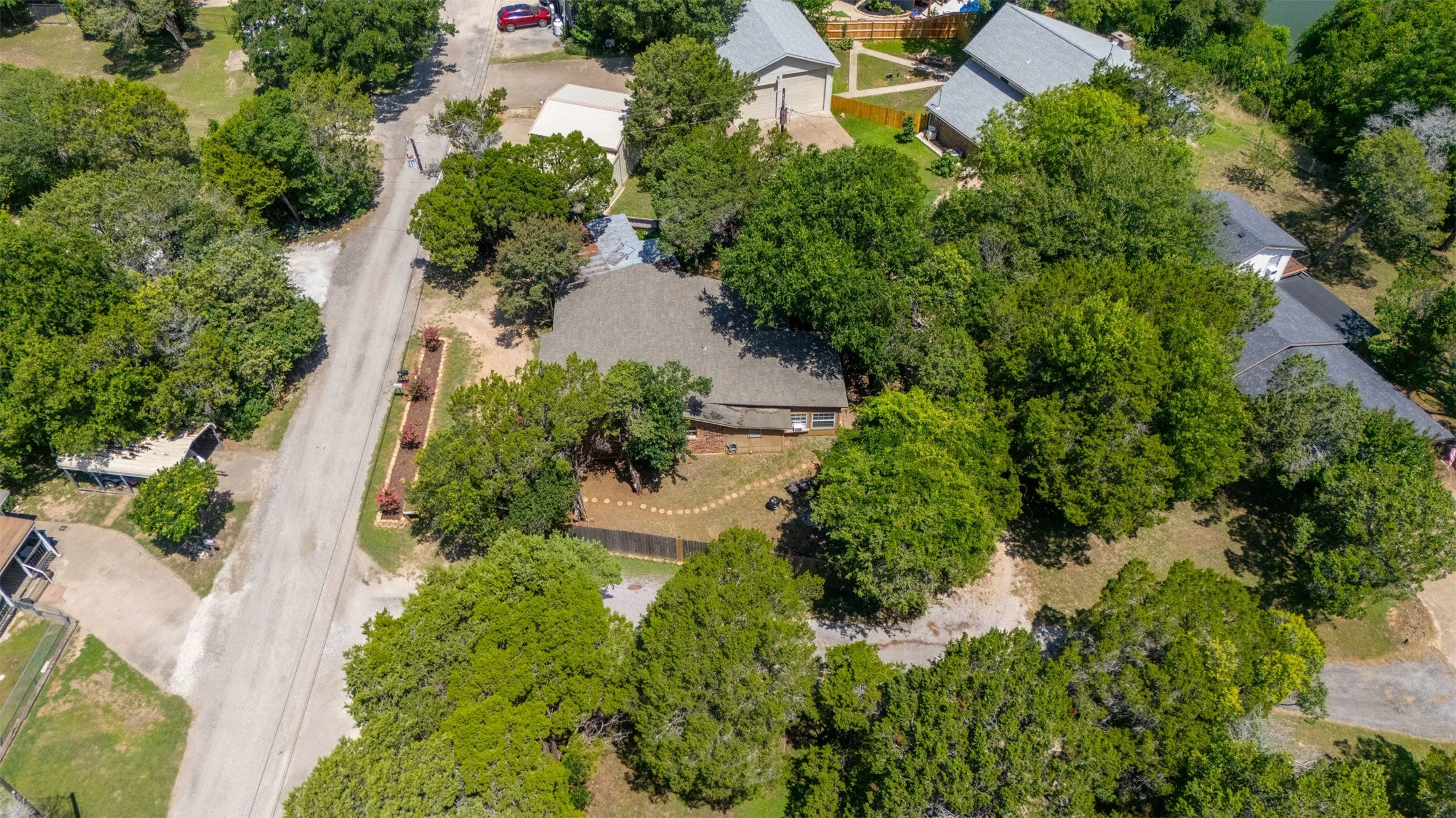 Single Family Residence For Sale in Hill County , 190 Crowfoot Lane, Whitney, Texas 76692, 3 Bedroom, 2 Bathroom, Garage spaces, 1,887 Sqft, built in 1960, mls#21315992, Real Estate Agent in Whitney, Homes For Sale in Hill county, Homes For Sale in Whitney, Realtor in Whitney Texas, Real Estate Brokerage Independent Realty Texas, Luminita Cordes Realtor