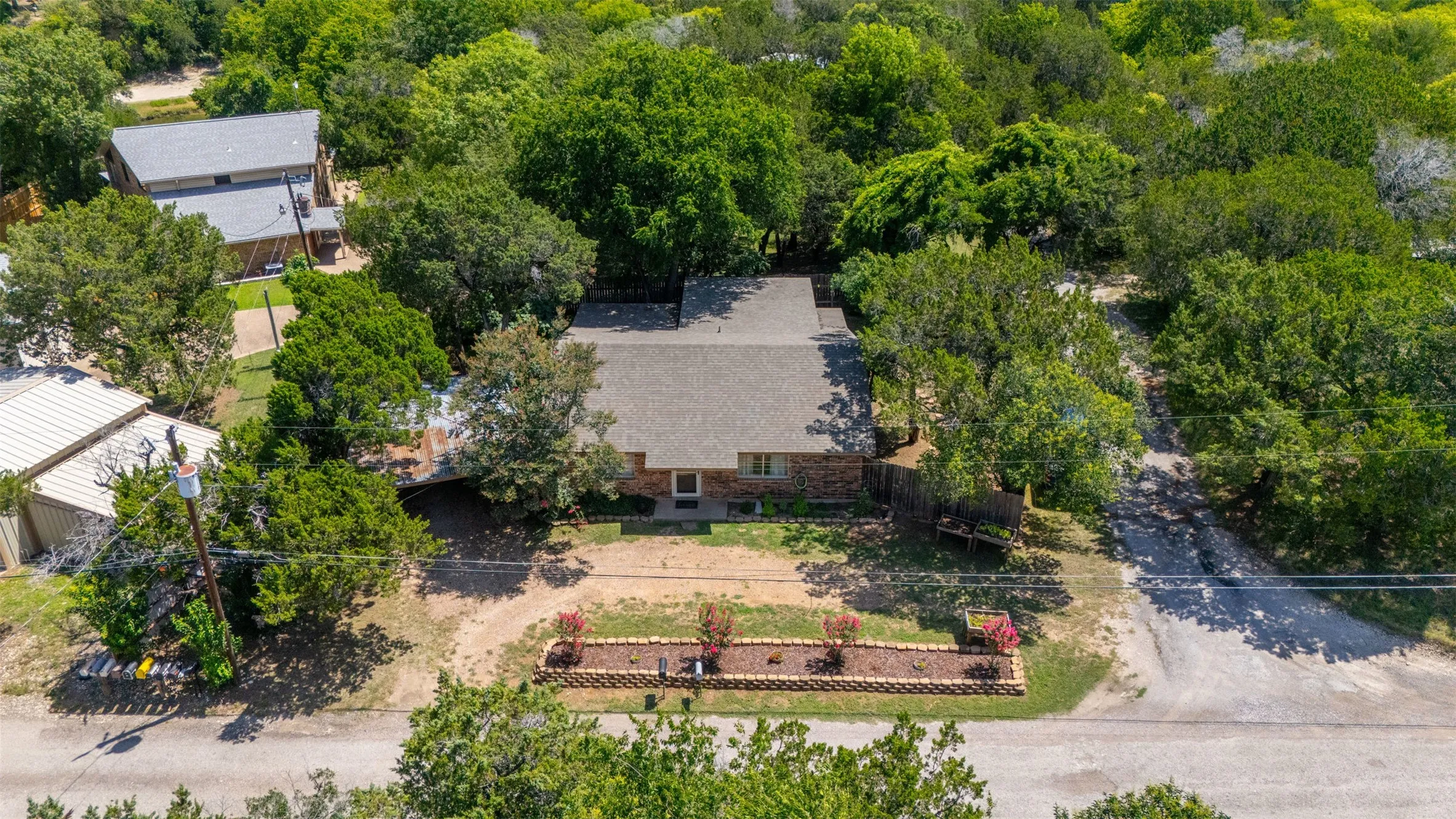 Single Family Residence For Sale in Hill County , 190 Crowfoot Lane, Whitney, Texas 76692, 3 Bedroom, 2 Bathroom, Garage spaces, 1,887 Sqft, built in 1960, mls#21315992, Real Estate Agent in Whitney, Homes For Sale in Hill county, Homes For Sale in Whitney, Realtor in Whitney Texas, Real Estate Brokerage Independent Realty Texas, Luminita Cordes Realtor