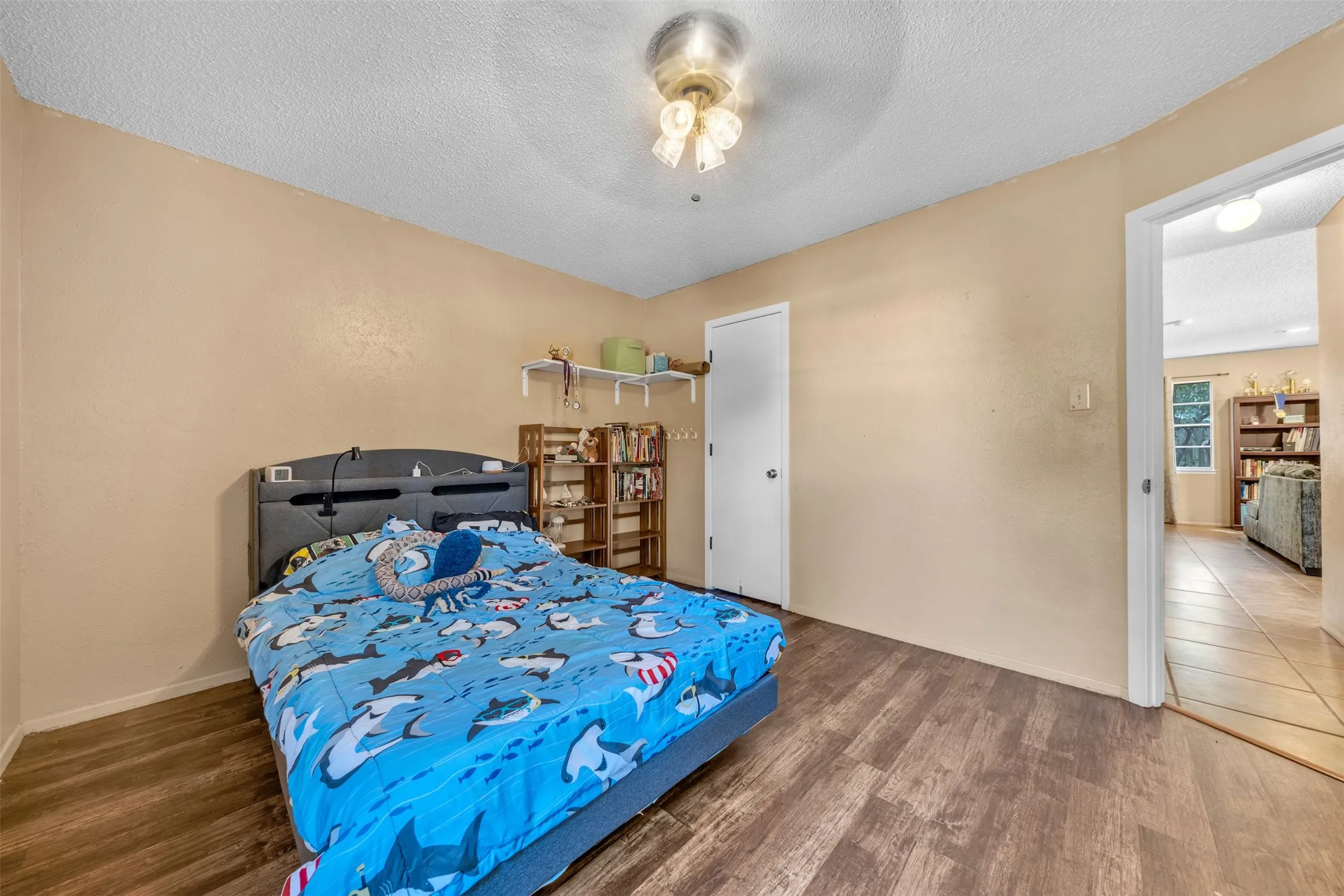 Single Family Residence For Sale in Hill County , 190 Crowfoot Lane, Whitney, Texas 76692, 3 Bedroom, 2 Bathroom, Garage spaces, 1,887 Sqft, built in 1960, mls#21315992, Real Estate Agent in Whitney, Homes For Sale in Hill county, Homes For Sale in Whitney, Realtor in Whitney Texas, Real Estate Brokerage Independent Realty Texas, Luminita Cordes Realtor