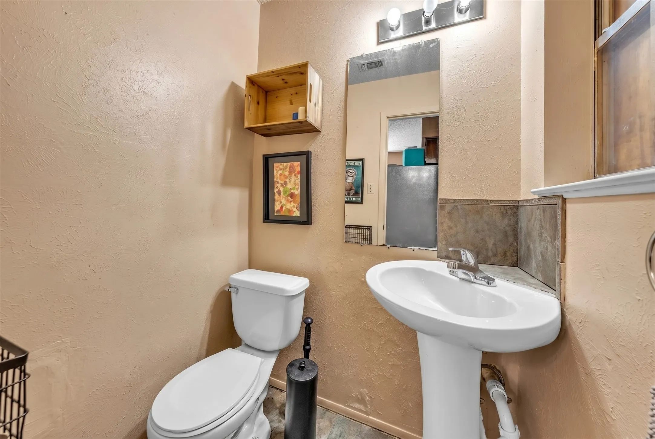 Single Family Residence For Sale in Hill County , 190 Crowfoot Lane, Whitney, Texas 76692, 3 Bedroom, 2 Bathroom, Garage spaces, 1,887 Sqft, built in 1960, mls#21315992, Real Estate Agent in Whitney, Homes For Sale in Hill county, Homes For Sale in Whitney, Realtor in Whitney Texas, Real Estate Brokerage Independent Realty Texas, Luminita Cordes Realtor