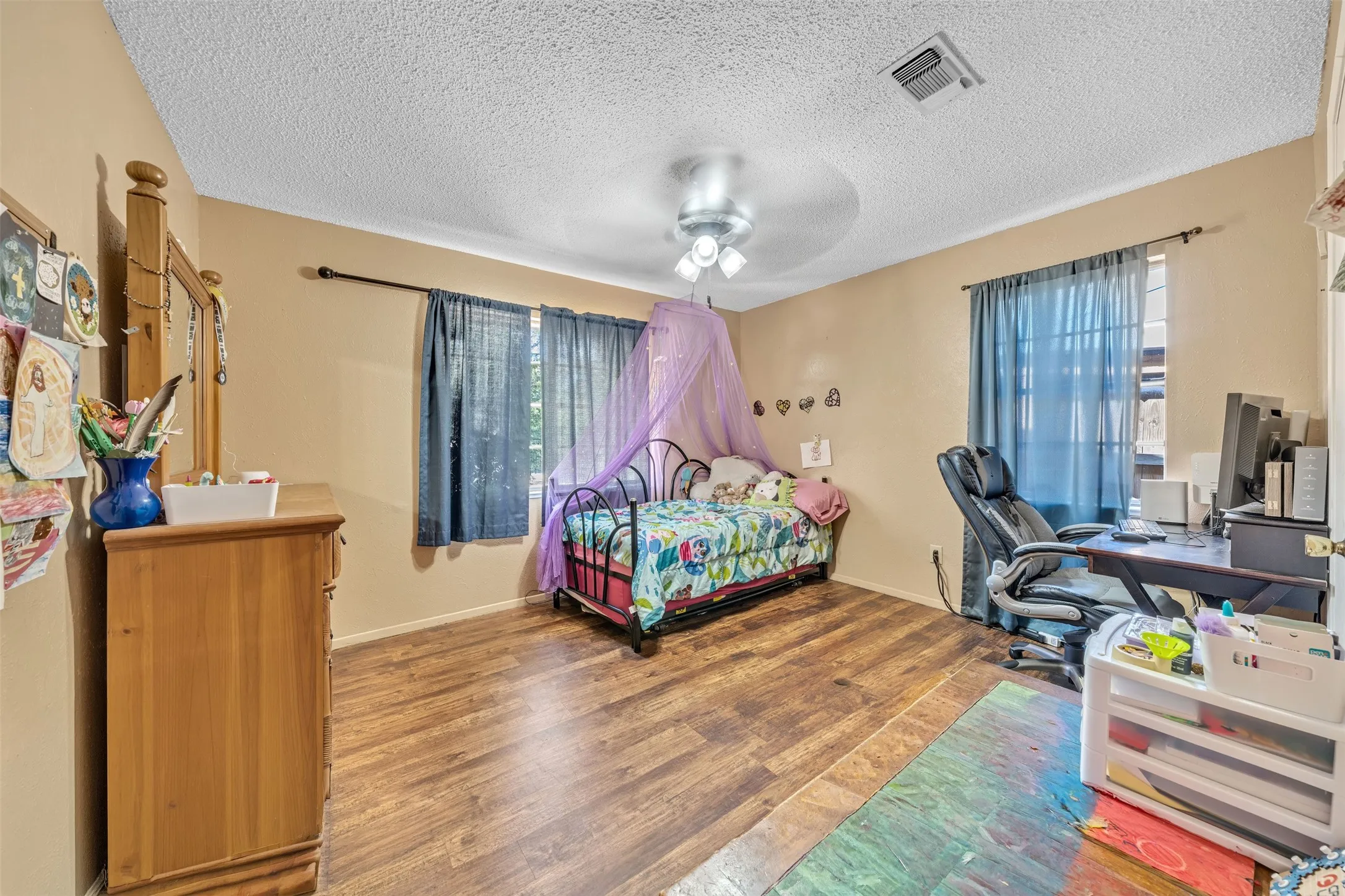 Single Family Residence For Sale in Hill County , 190 Crowfoot Lane, Whitney, Texas 76692, 3 Bedroom, 2 Bathroom, Garage spaces, 1,887 Sqft, built in 1960, mls#21315992, Real Estate Agent in Whitney, Homes For Sale in Hill county, Homes For Sale in Whitney, Realtor in Whitney Texas, Real Estate Brokerage Independent Realty Texas, Luminita Cordes Realtor