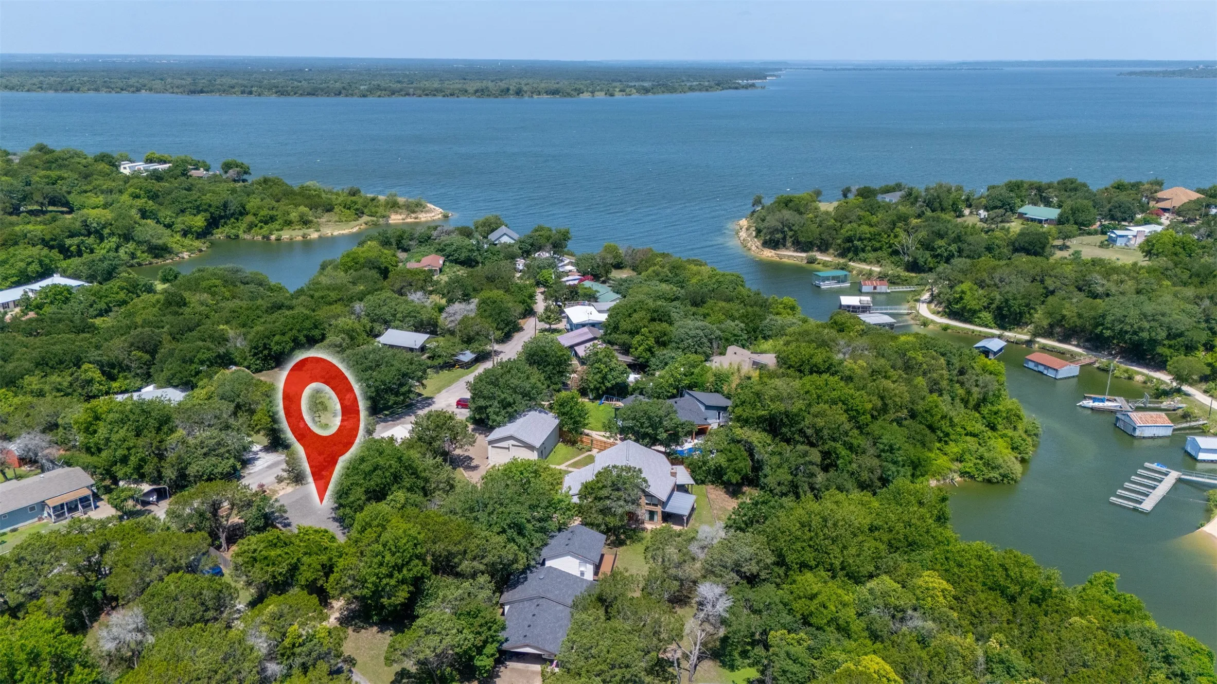 Single Family Residence For Sale in Hill County , 190 Crowfoot Lane, Whitney, Texas 76692, 3 Bedroom, 2 Bathroom, Garage spaces, 1,887 Sqft, built in 1960, mls#21315992, Real Estate Agent in Whitney, Homes For Sale in Hill county, Homes For Sale in Whitney, Realtor in Whitney Texas, Real Estate Brokerage Independent Realty Texas, Luminita Cordes Realtor