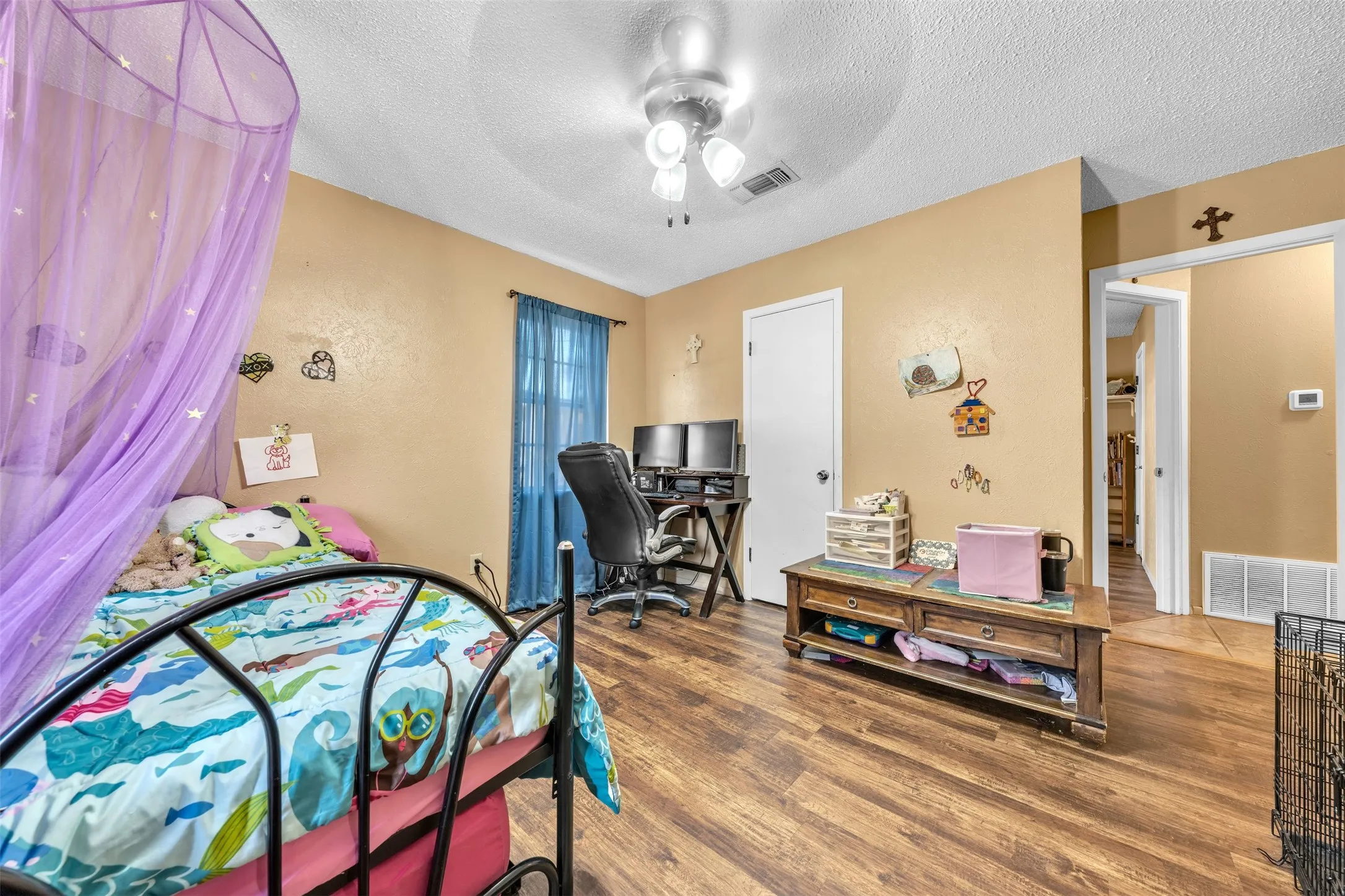 Single Family Residence For Sale in Hill County , 190 Crowfoot Lane, Whitney, Texas 76692, 3 Bedroom, 2 Bathroom, Garage spaces, 1,887 Sqft, built in 1960, mls#21315992, Real Estate Agent in Whitney, Homes For Sale in Hill county, Homes For Sale in Whitney, Realtor in Whitney Texas, Real Estate Brokerage Independent Realty Texas, Luminita Cordes Realtor