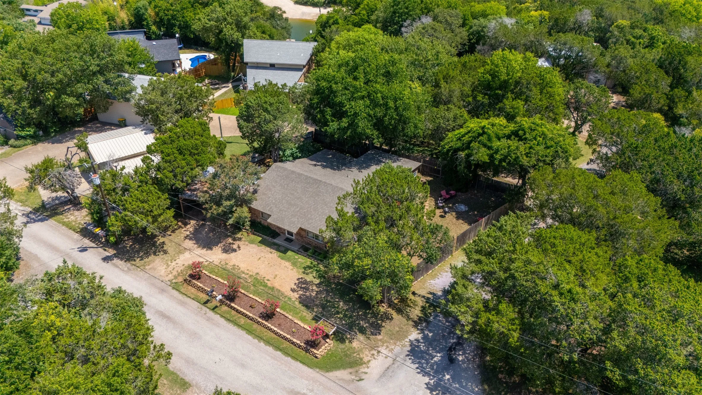 Single Family Residence For Sale in Hill County , 190 Crowfoot Lane, Whitney, Texas 76692, 3 Bedroom, 2 Bathroom, Garage spaces, 1,887 Sqft, built in 1960, mls#21315992, Real Estate Agent in Whitney, Homes For Sale in Hill county, Homes For Sale in Whitney, Realtor in Whitney Texas, Real Estate Brokerage Independent Realty Texas, Luminita Cordes Realtor