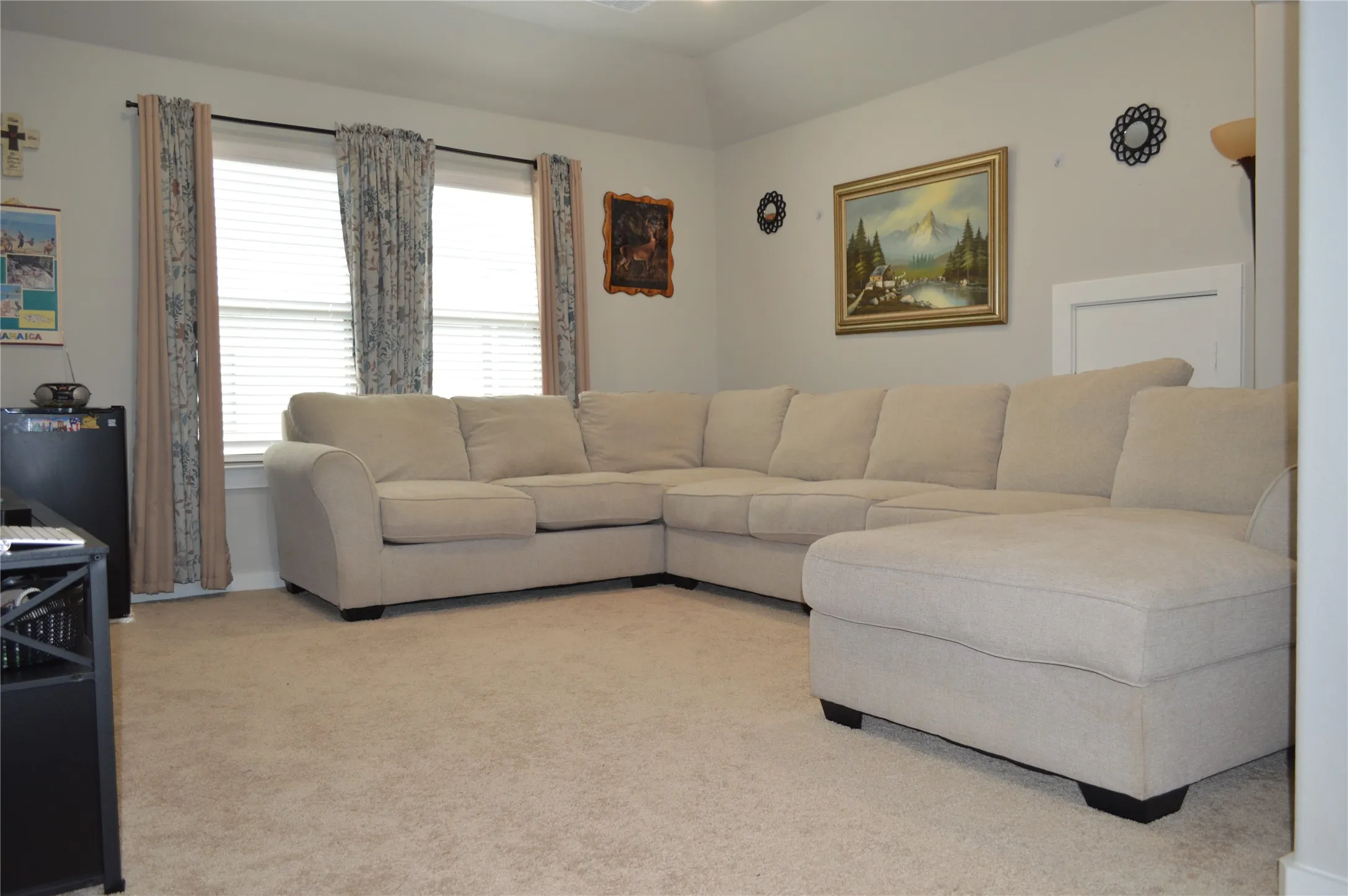 Bonus space with furniture