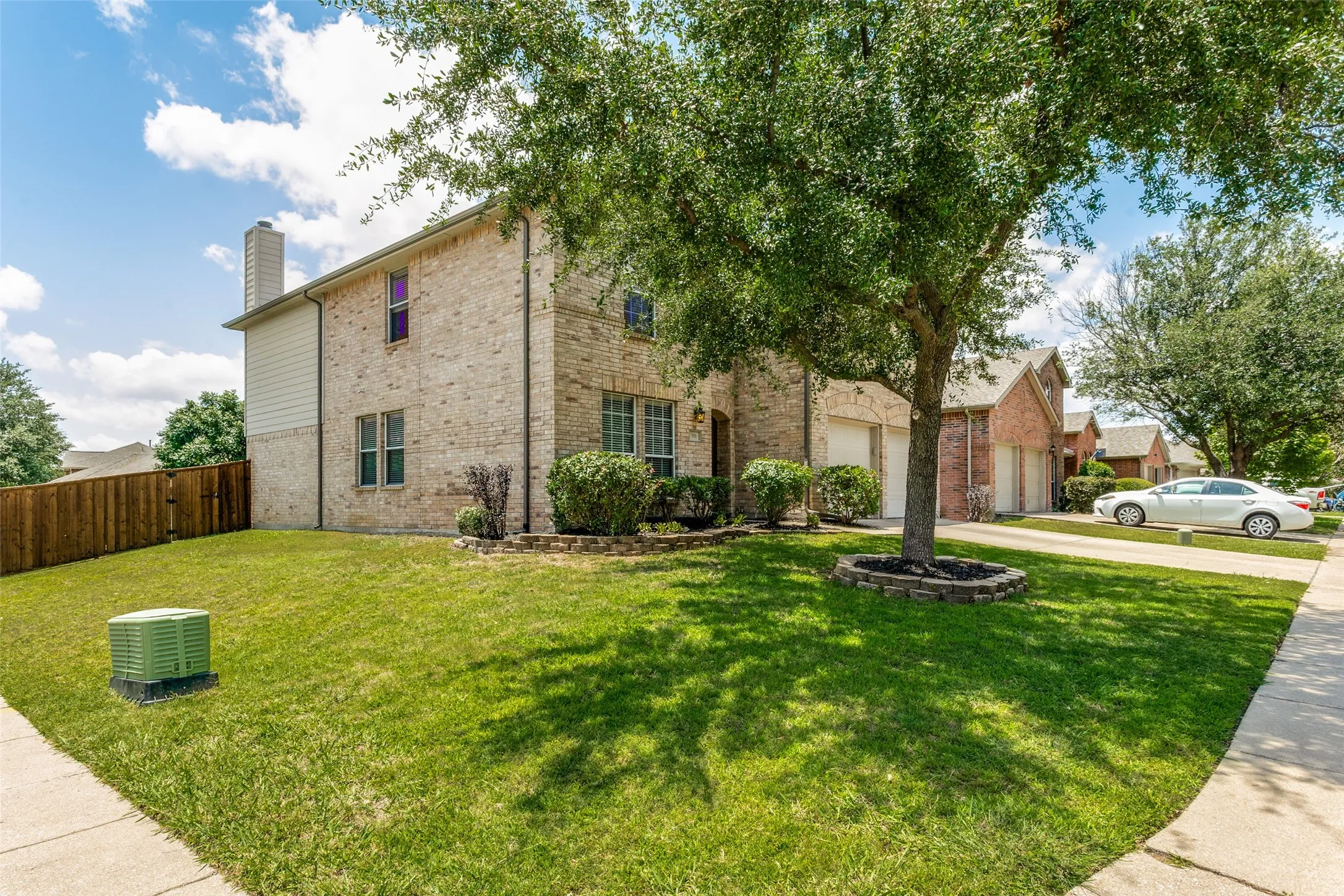 Single Family Residence For Sale in Collin County , 301 Highland Glen Drive, Wylie, Texas 75098, 4 Bedroom, 3 Bathroom, 2 Garage spaces, 2,696 Sqft, built in 2006, mls#21320521, Real Estate Agent in Wylie, Homes For Sale in Collin county, Homes For Sale in Wylie, Realtor in Wylie Texas, Real Estate Brokerage Independent Realty Texas, Luminita Cordes Realtor