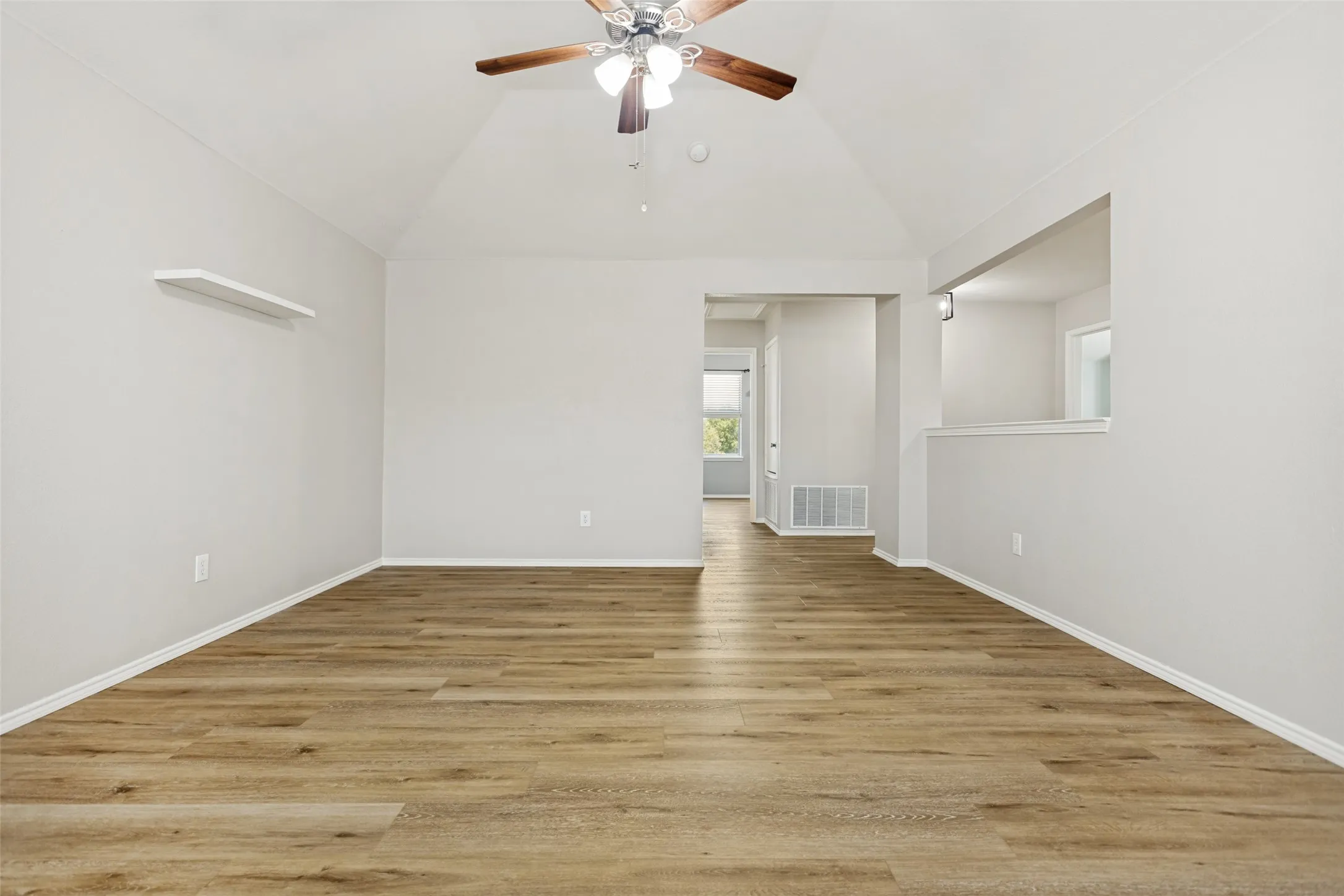 Single Family Residence For Sale in Collin County , 301 Highland Glen Drive, Wylie, Texas 75098, 4 Bedroom, 3 Bathroom, 2 Garage spaces, 2,696 Sqft, built in 2006, mls#21320521, Real Estate Agent in Wylie, Homes For Sale in Collin county, Homes For Sale in Wylie, Realtor in Wylie Texas, Real Estate Brokerage Independent Realty Texas, Luminita Cordes Realtor