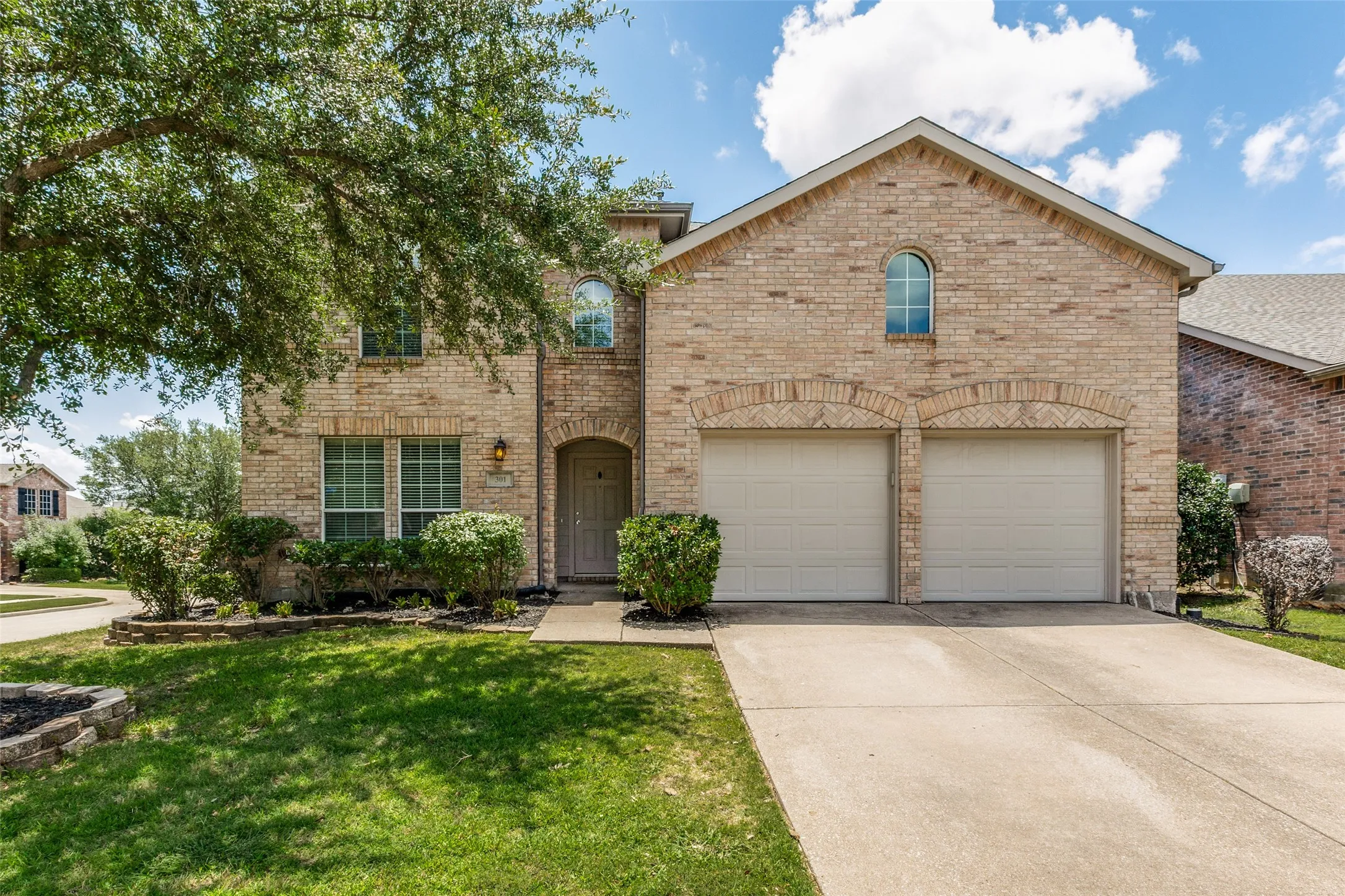 Single Family Residence For Sale in Collin County , 301 Highland Glen Drive, Wylie, Texas 75098, 4 Bedroom, 3 Bathroom, 2 Garage spaces, 2,696 Sqft, built in 2006, mls#21320521, Real Estate Agent in Wylie, Homes For Sale in Collin county, Homes For Sale in Wylie, Realtor in Wylie Texas, Real Estate Brokerage Independent Realty Texas, Luminita Cordes Realtor