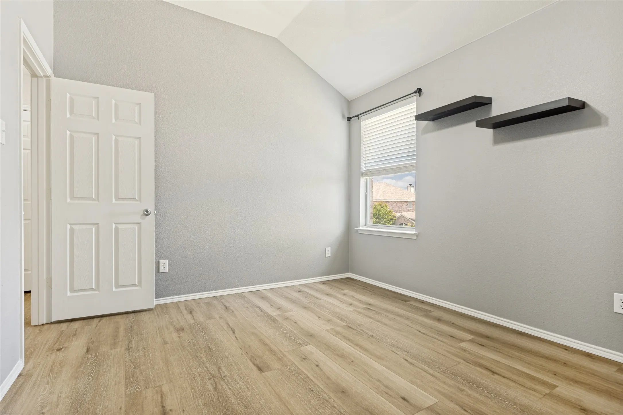 Single Family Residence For Sale in Collin County , 301 Highland Glen Drive, Wylie, Texas 75098, 4 Bedroom, 3 Bathroom, 2 Garage spaces, 2,696 Sqft, built in 2006, mls#21320521, Real Estate Agent in Wylie, Homes For Sale in Collin county, Homes For Sale in Wylie, Realtor in Wylie Texas, Real Estate Brokerage Independent Realty Texas, Luminita Cordes Realtor