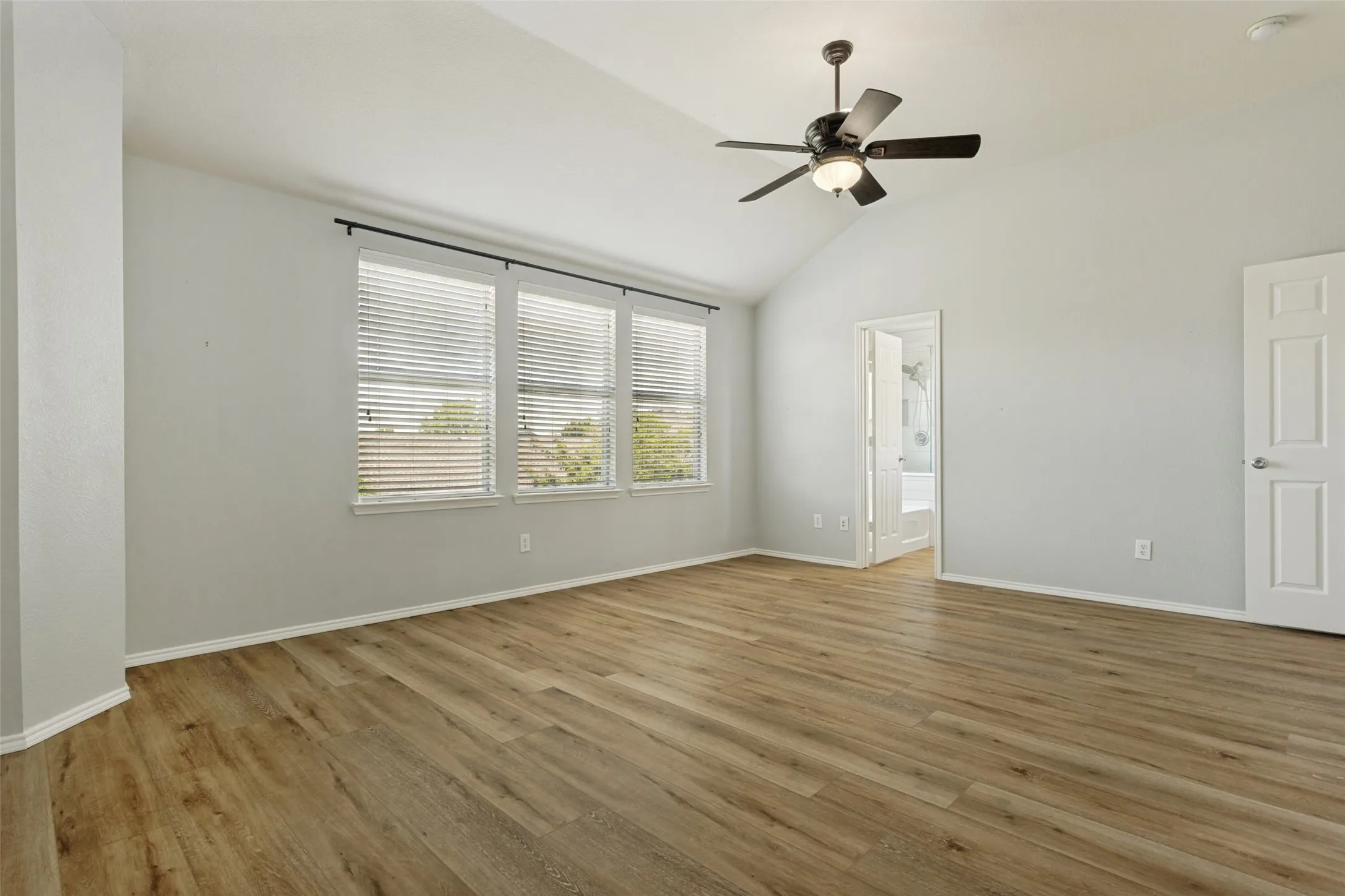 Single Family Residence For Sale in Collin County , 301 Highland Glen Drive, Wylie, Texas 75098, 4 Bedroom, 3 Bathroom, 2 Garage spaces, 2,696 Sqft, built in 2006, mls#21320521, Real Estate Agent in Wylie, Homes For Sale in Collin county, Homes For Sale in Wylie, Realtor in Wylie Texas, Real Estate Brokerage Independent Realty Texas, Luminita Cordes Realtor