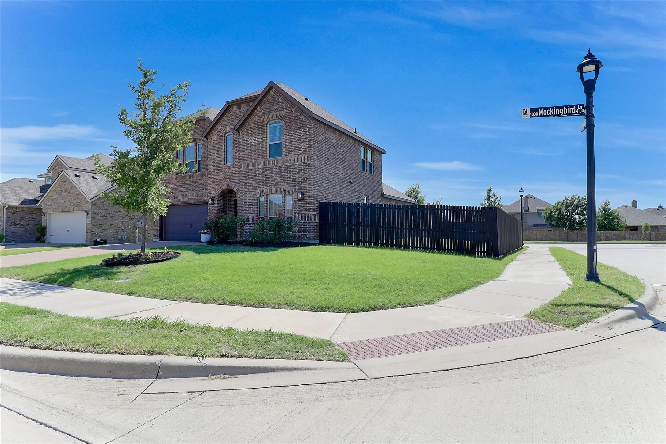 Single Family Residence For Sale in Collin County , 4025 Mockingbird Lane, Melissa, Texas 75454, 4 Bedroom, 4 Bathroom, 2 Garage spaces, 2,499 Sqft, built in 2021, mls#21315439, Real Estate Agent in Melissa, Homes For Sale in Collin county, Homes For Sale in Melissa, Realtor in Melissa Texas, Real Estate Brokerage Independent Realty Texas, Luminita Cordes Realtor