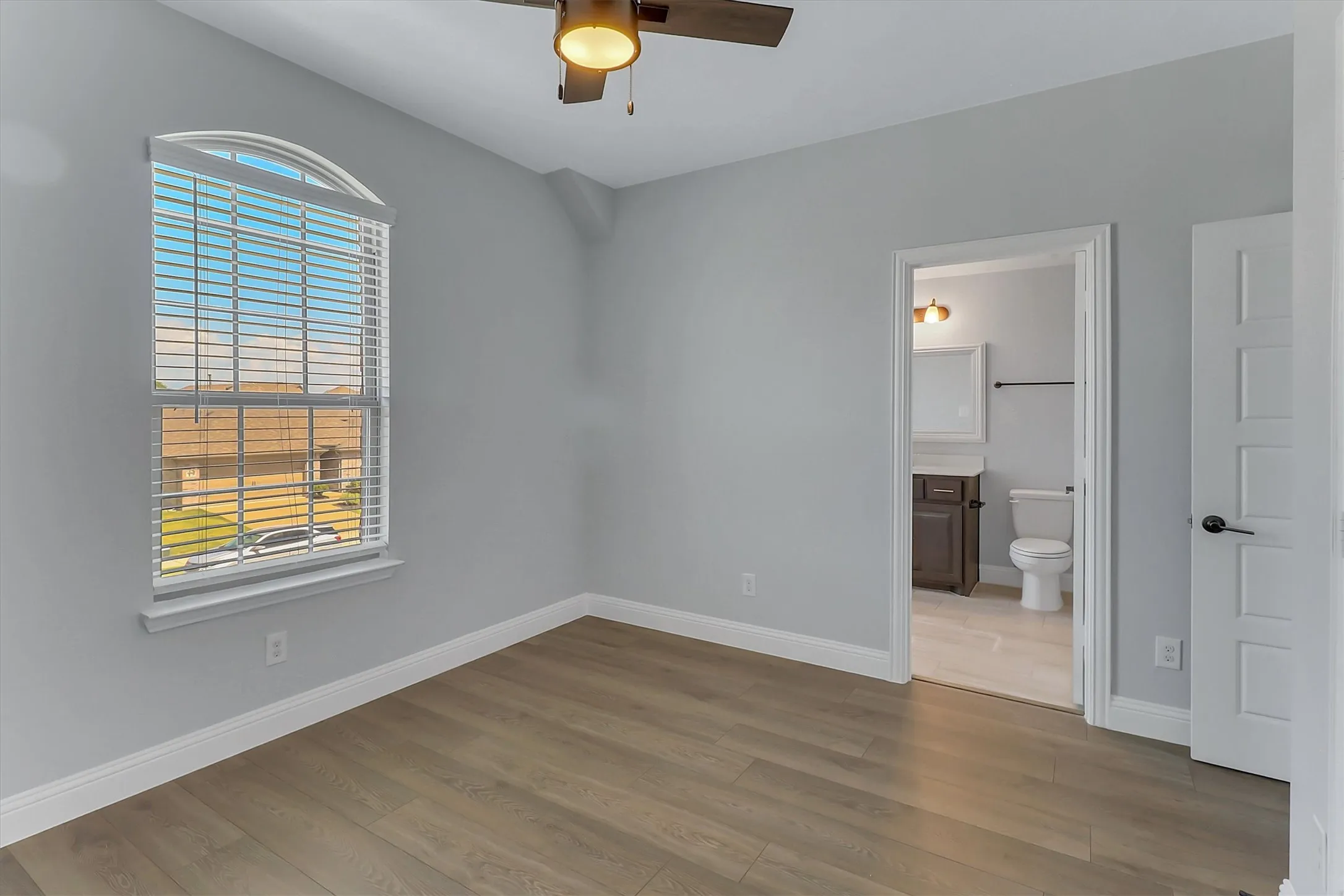 Single Family Residence For Sale in Collin County , 4025 Mockingbird Lane, Melissa, Texas 75454, 4 Bedroom, 4 Bathroom, 2 Garage spaces, 2,499 Sqft, built in 2021, mls#21315439, Real Estate Agent in Melissa, Homes For Sale in Collin county, Homes For Sale in Melissa, Realtor in Melissa Texas, Real Estate Brokerage Independent Realty Texas, Luminita Cordes Realtor