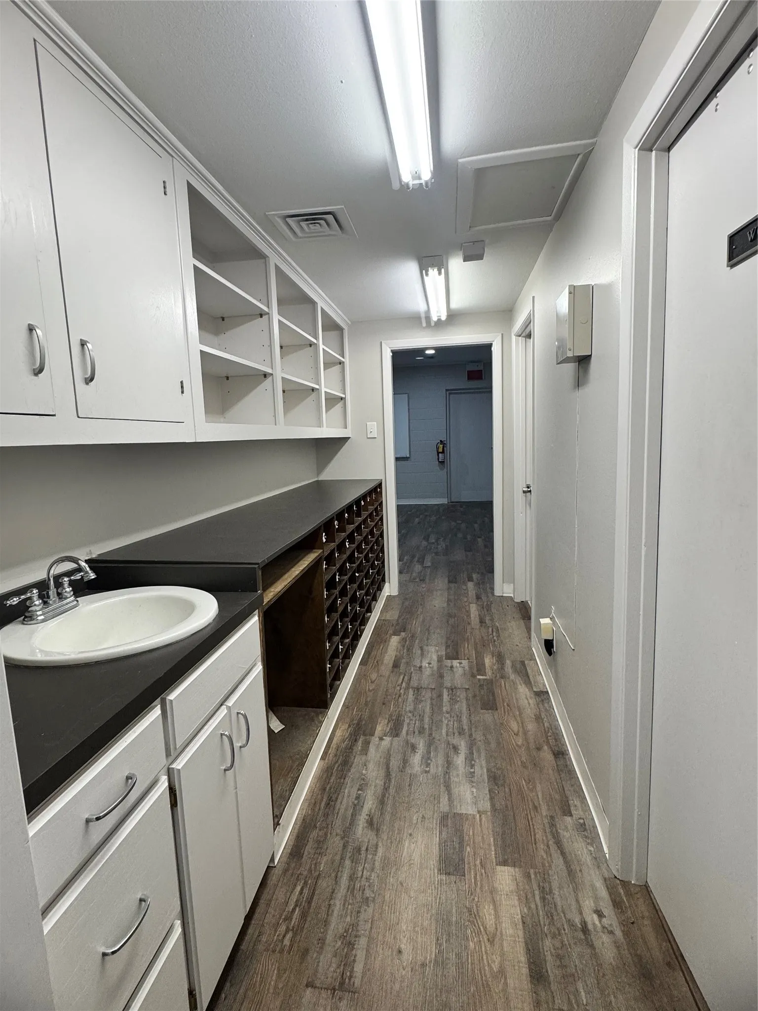 Office For Rent in Kaufman County , 300 N Washington Street, Kaufman, Texas 75142, 0, 0, Garage spaces, 0 Sqft, built in 1900, mls#21320531, Real Estate Agent in Kaufman, Homes For Rent in Kaufman county, Homes For Rent in Kaufman, Realtor in Kaufman Texas, Real Estate Brokerage Independent Realty Texas, Luminita Cordes Realtor