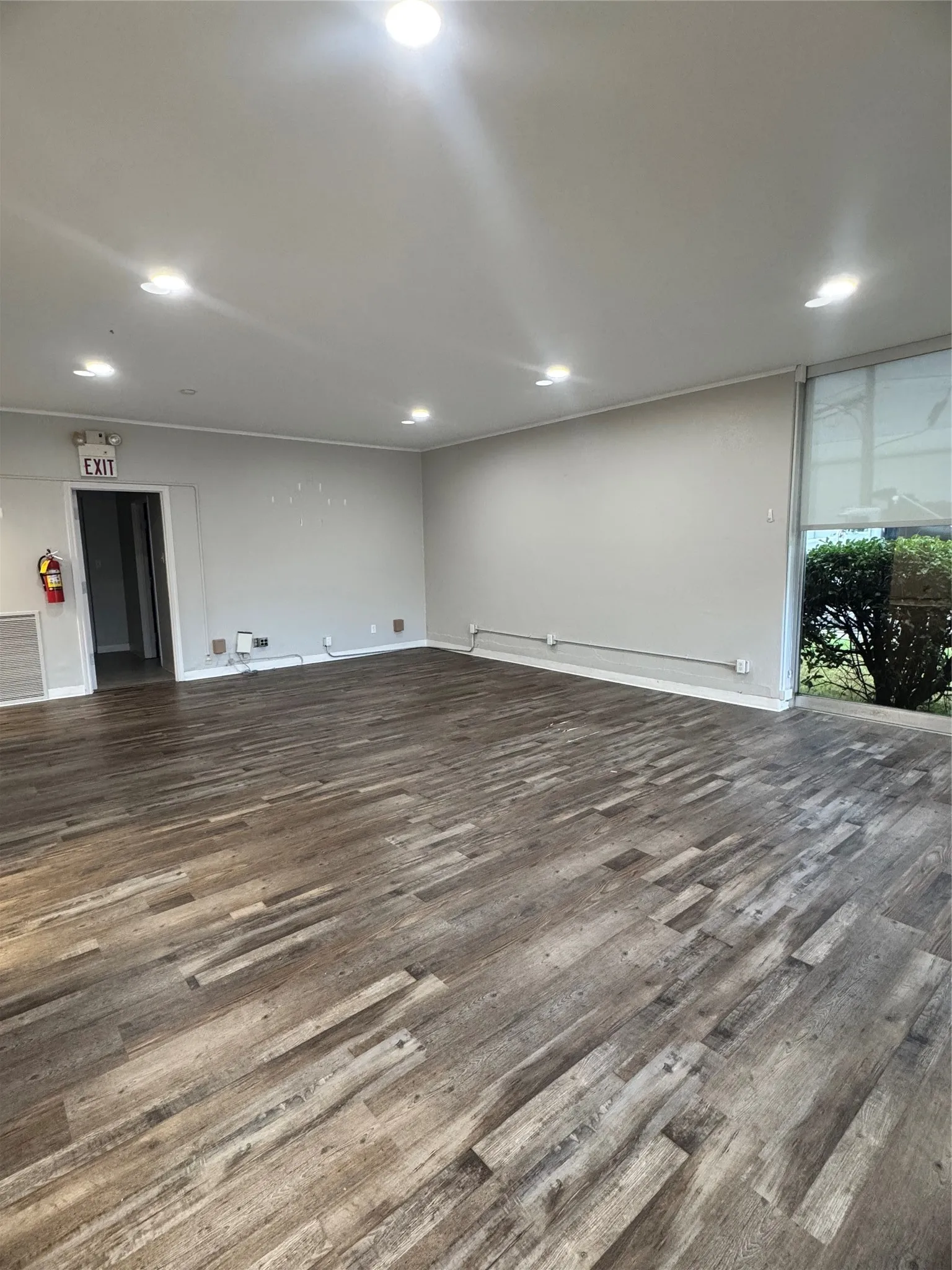 Office For Rent in Kaufman County , 300 N Washington Street, Kaufman, Texas 75142, 0, 0, Garage spaces, 0 Sqft, built in 1900, mls#21320531, Real Estate Agent in Kaufman, Homes For Rent in Kaufman county, Homes For Rent in Kaufman, Realtor in Kaufman Texas, Real Estate Brokerage Independent Realty Texas, Luminita Cordes Realtor