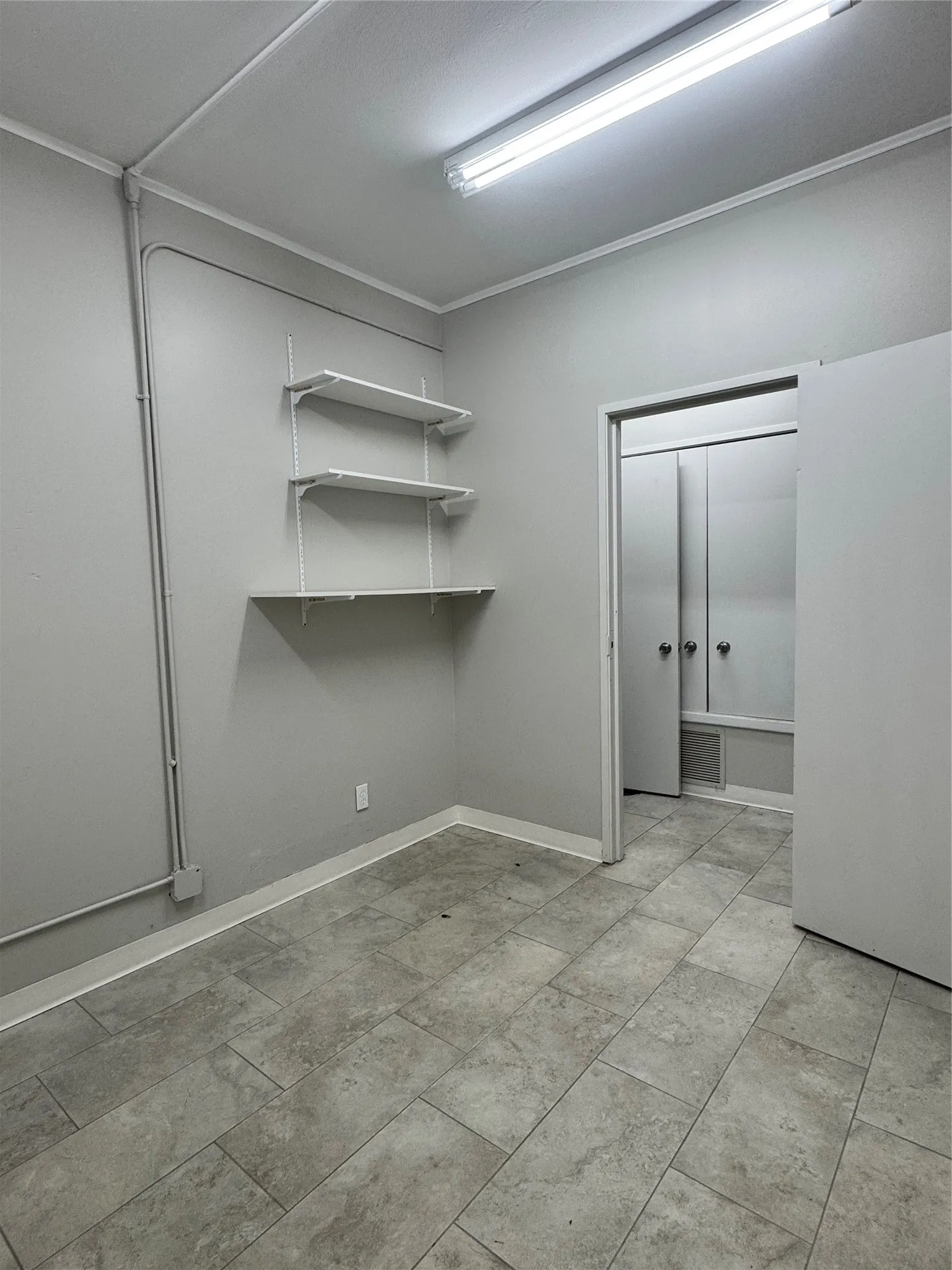 Office For Rent in Kaufman County , 300 N Washington Street, Kaufman, Texas 75142, 0, 0, Garage spaces, 0 Sqft, built in 1900, mls#21320531, Real Estate Agent in Kaufman, Homes For Rent in Kaufman county, Homes For Rent in Kaufman, Realtor in Kaufman Texas, Real Estate Brokerage Independent Realty Texas, Luminita Cordes Realtor