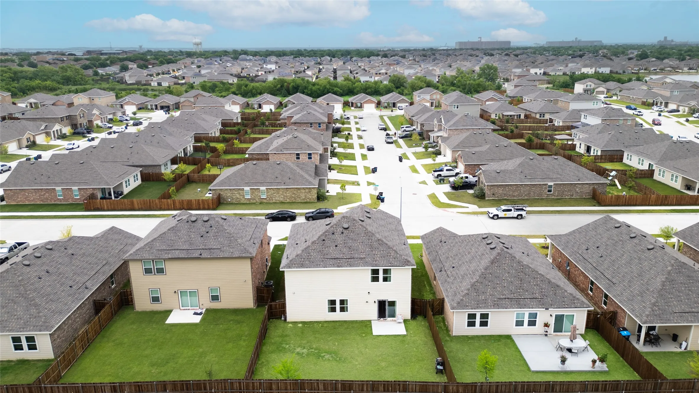 Single Family Residence For Sale in Tarrant County , 8321 Bufflehead Drive, Fort Worth, Texas 76179, 4 Bedroom, 3 Bathroom, 2 Garage spaces, 2,556 Sqft, built in 2025, mls#21312637, Real Estate Agent in Fort Worth, Homes For Sale in Tarrant county, Homes For Sale in Fort Worth, Realtor in Fort Worth Texas, Real Estate Brokerage Independent Realty Texas, Luminita Cordes Realtor