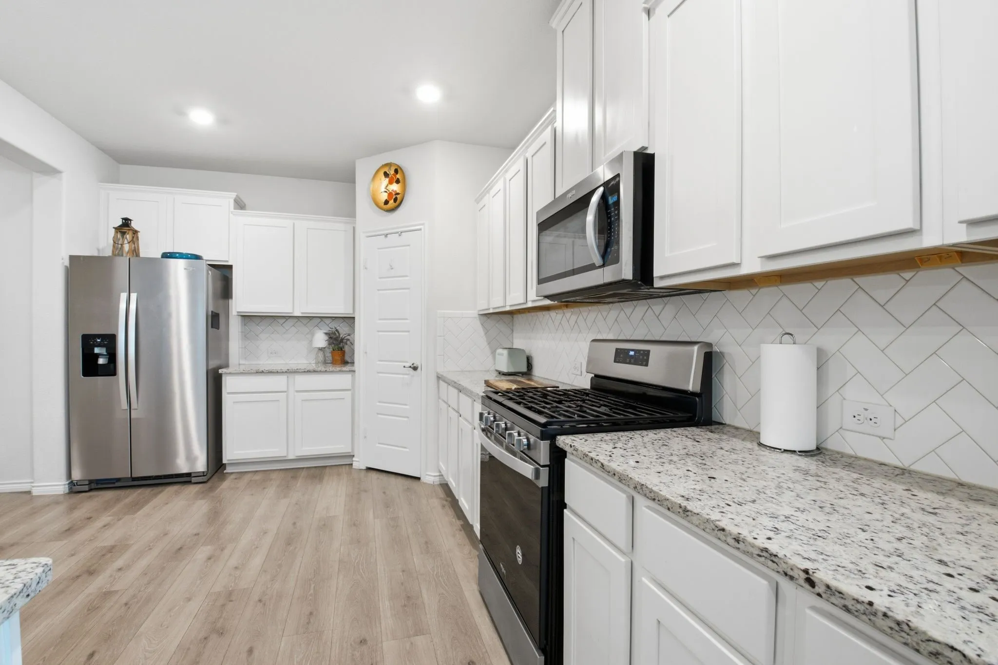 Single Family Residence For Sale in Denton County , 4601 Karhold Road, Little Elm, Texas 76227, 4 Bedroom, 3 Bathroom, 2 Garage spaces, 2,733 Sqft, built in 2020, mls#21319684, Real Estate Agent in Little Elm, Homes For Sale in Denton county, Homes For Sale in Little Elm, Realtor in Little Elm Texas, Real Estate Brokerage Independent Realty Texas, Luminita Cordes Realtor