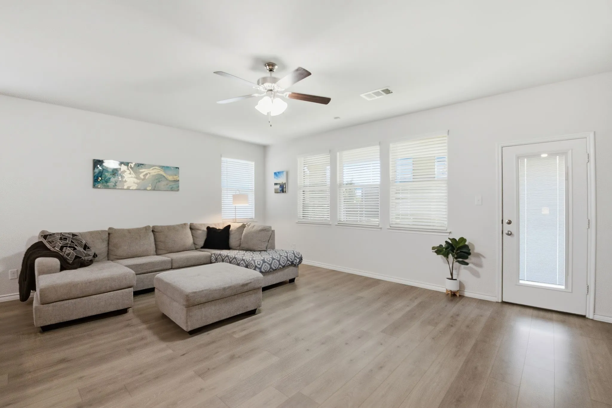 Single Family Residence For Sale in Denton County , 4601 Karhold Road, Little Elm, Texas 76227, 4 Bedroom, 3 Bathroom, 2 Garage spaces, 2,733 Sqft, built in 2020, mls#21319684, Real Estate Agent in Little Elm, Homes For Sale in Denton county, Homes For Sale in Little Elm, Realtor in Little Elm Texas, Real Estate Brokerage Independent Realty Texas, Luminita Cordes Realtor