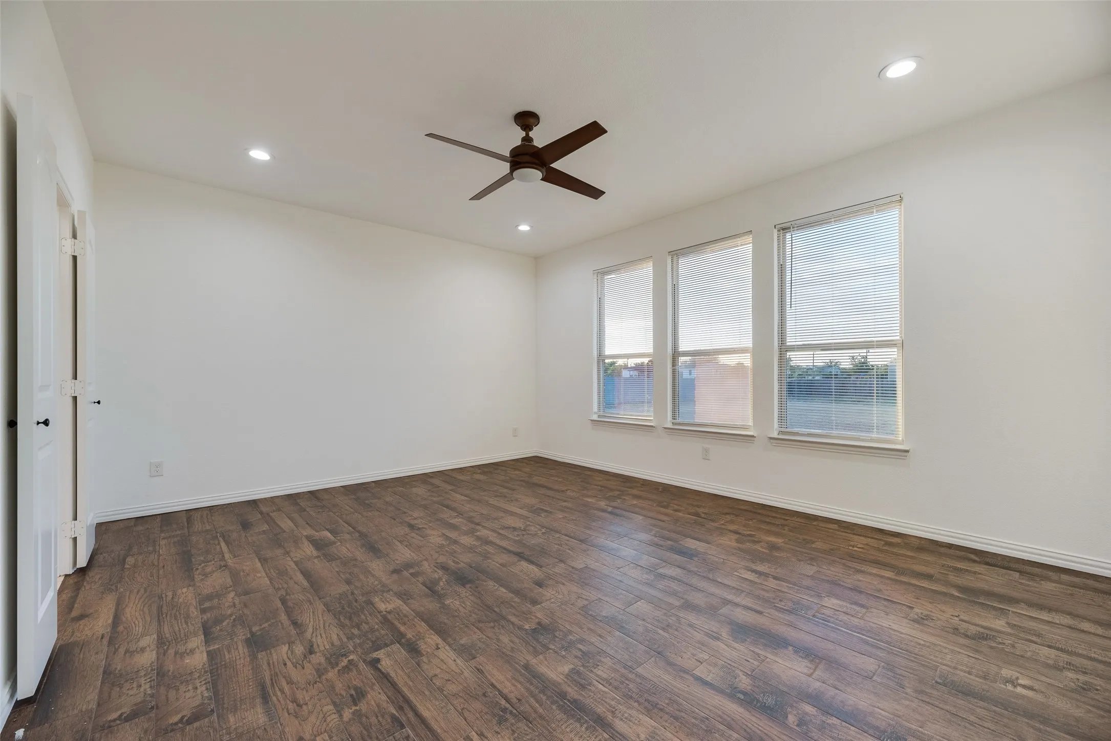 Single Family Residence For Sale in Johnson County , 3408 Chinaberry Lane, Joshua, Texas 76058, 3 Bedroom, 2 Bathroom, 2 Garage spaces, 1,760 Sqft, built in 2018, mls#21316115, Real Estate Agent in Joshua, Homes For Sale in Johnson county, Homes For Sale in Joshua, Realtor in Joshua Texas, Real Estate Brokerage Independent Realty Texas, Luminita Cordes Realtor