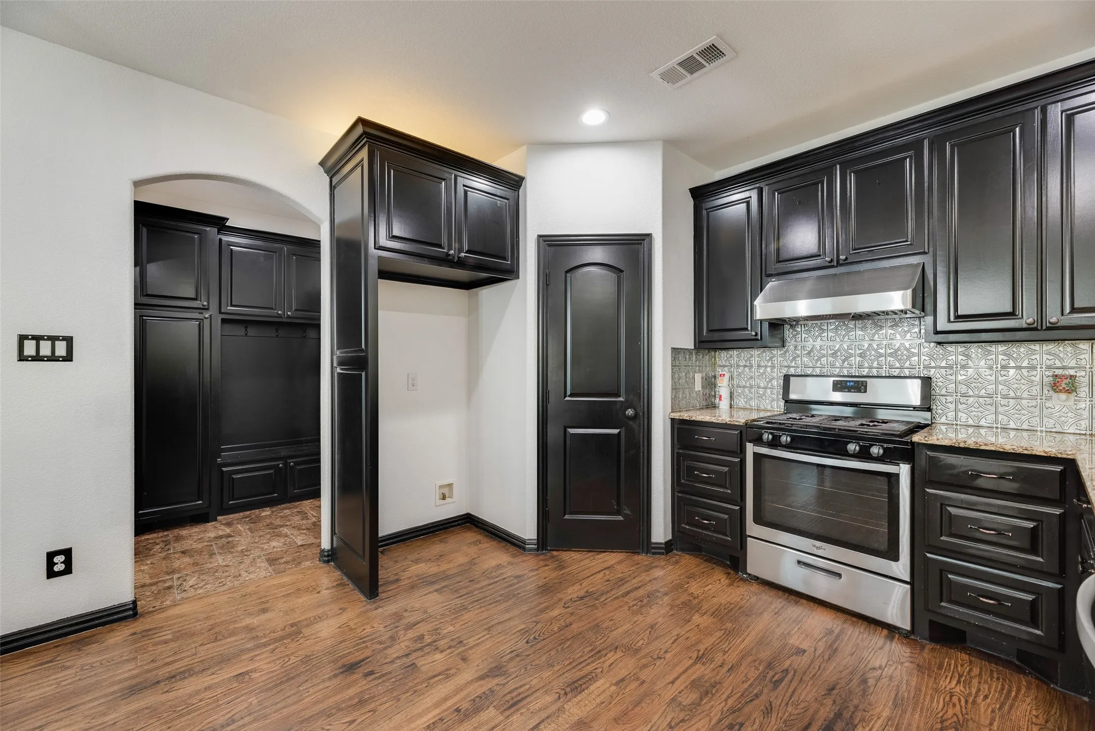 Single Family Residence For Sale in Johnson County , 3408 Chinaberry Lane, Joshua, Texas 76058, 3 Bedroom, 2 Bathroom, 2 Garage spaces, 1,760 Sqft, built in 2018, mls#21316115, Real Estate Agent in Joshua, Homes For Sale in Johnson county, Homes For Sale in Joshua, Realtor in Joshua Texas, Real Estate Brokerage Independent Realty Texas, Luminita Cordes Realtor