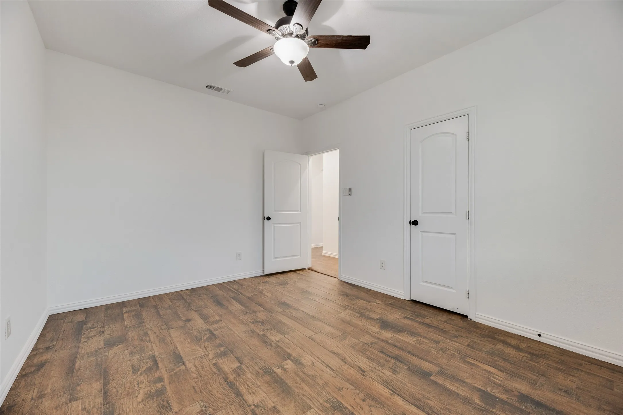 Single Family Residence For Sale in Johnson County , 3408 Chinaberry Lane, Joshua, Texas 76058, 3 Bedroom, 2 Bathroom, 2 Garage spaces, 1,760 Sqft, built in 2018, mls#21316115, Real Estate Agent in Joshua, Homes For Sale in Johnson county, Homes For Sale in Joshua, Realtor in Joshua Texas, Real Estate Brokerage Independent Realty Texas, Luminita Cordes Realtor