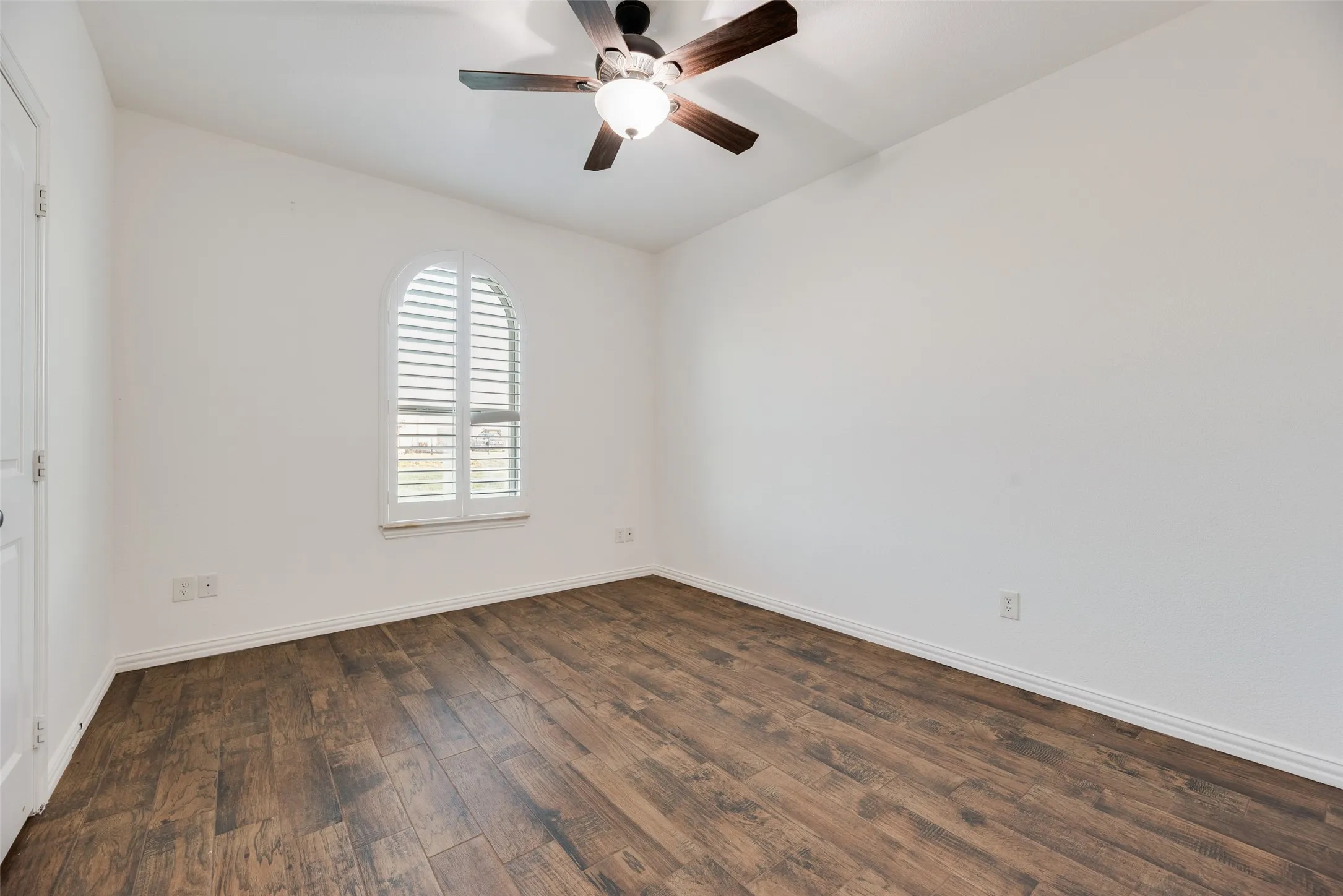 Single Family Residence For Sale in Johnson County , 3408 Chinaberry Lane, Joshua, Texas 76058, 3 Bedroom, 2 Bathroom, 2 Garage spaces, 1,760 Sqft, built in 2018, mls#21316115, Real Estate Agent in Joshua, Homes For Sale in Johnson county, Homes For Sale in Joshua, Realtor in Joshua Texas, Real Estate Brokerage Independent Realty Texas, Luminita Cordes Realtor